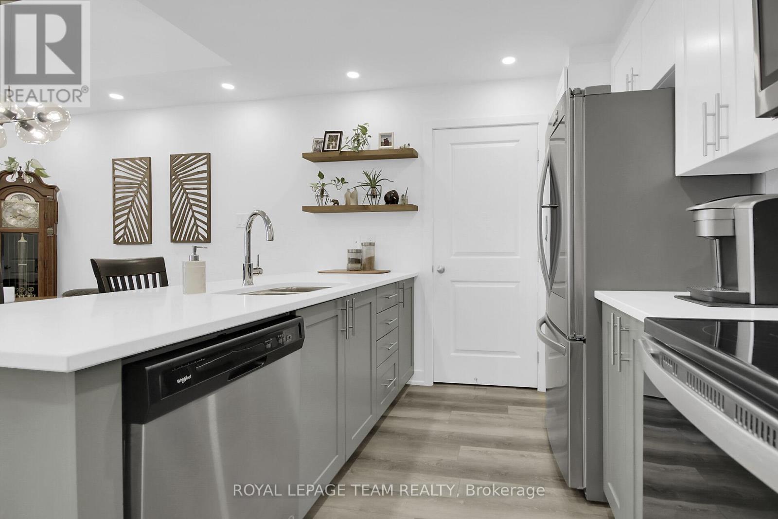 Photo 21 of H 300 Tulum Crescent, Ottawa ON