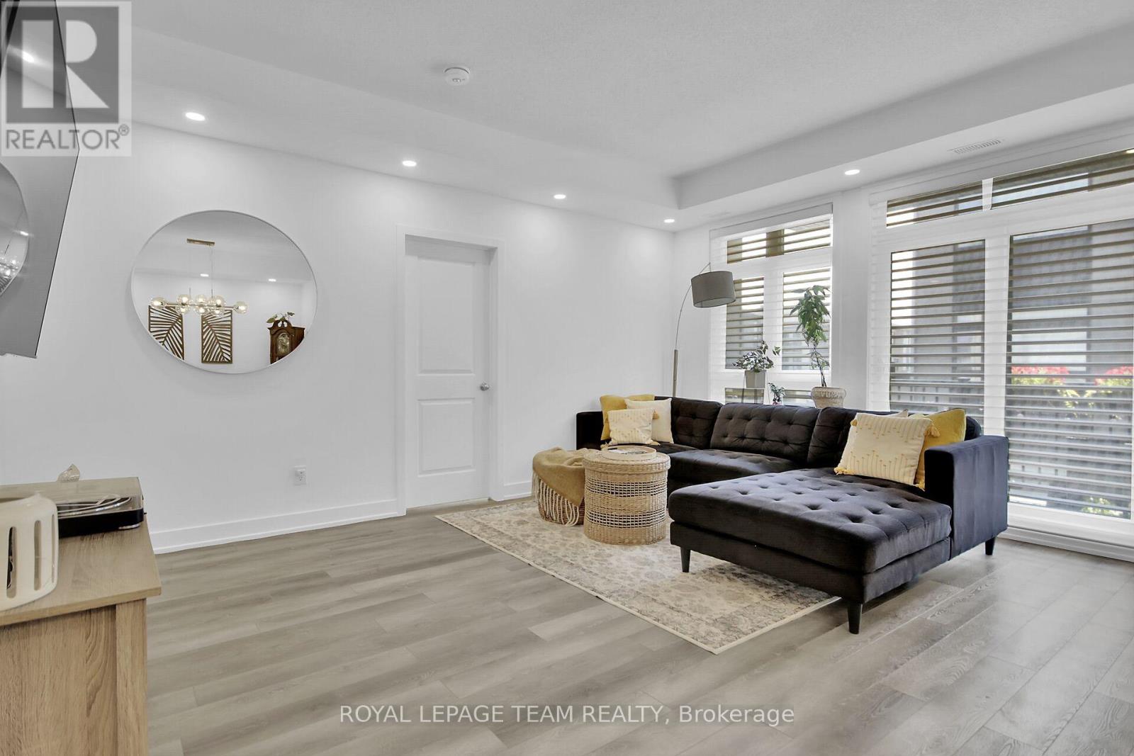 Photo 8 of H 300 Tulum Crescent, Ottawa ON