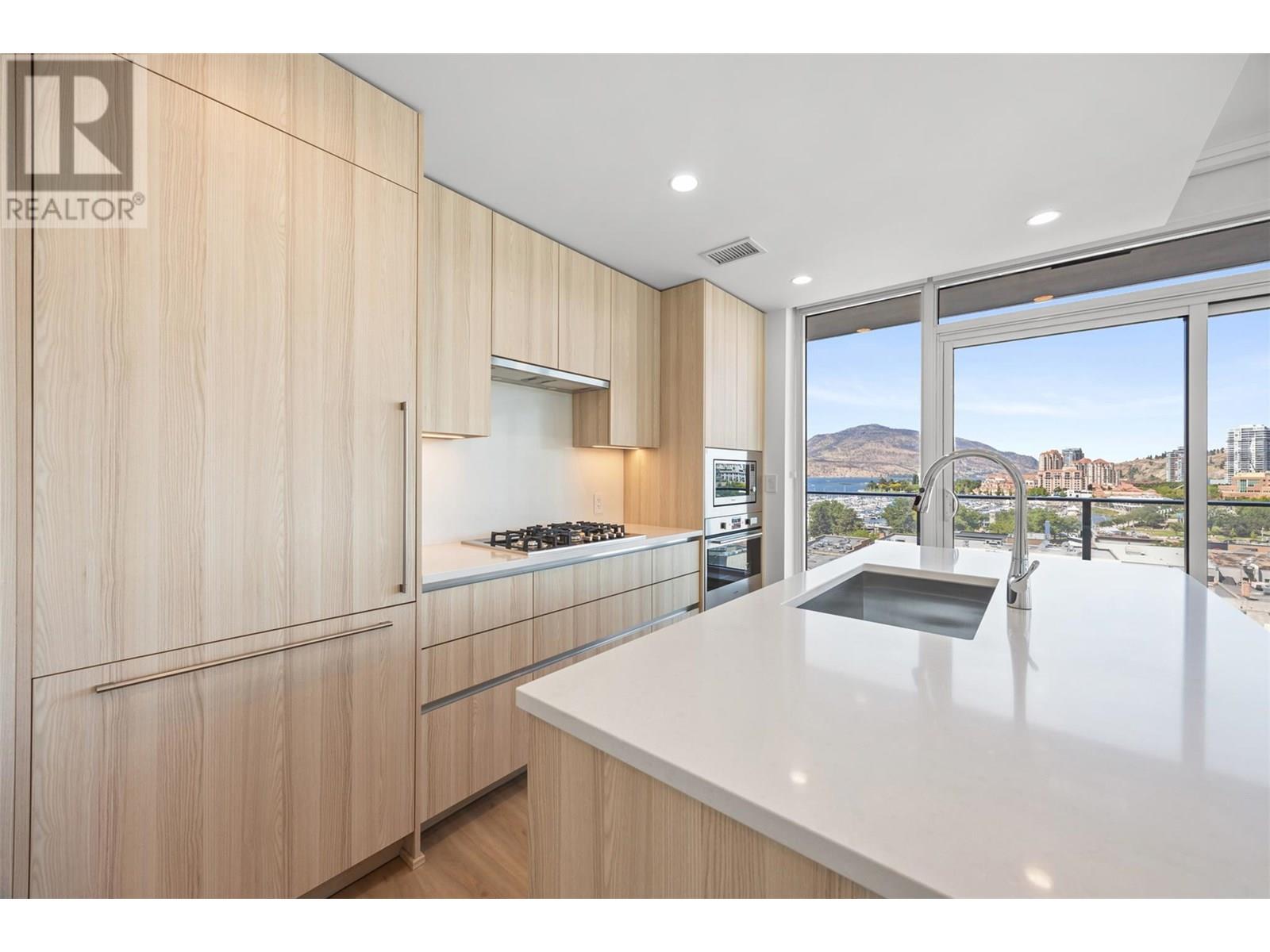 Photo 8 of 238 Leon Avenue Unit 702, Kelowna BC