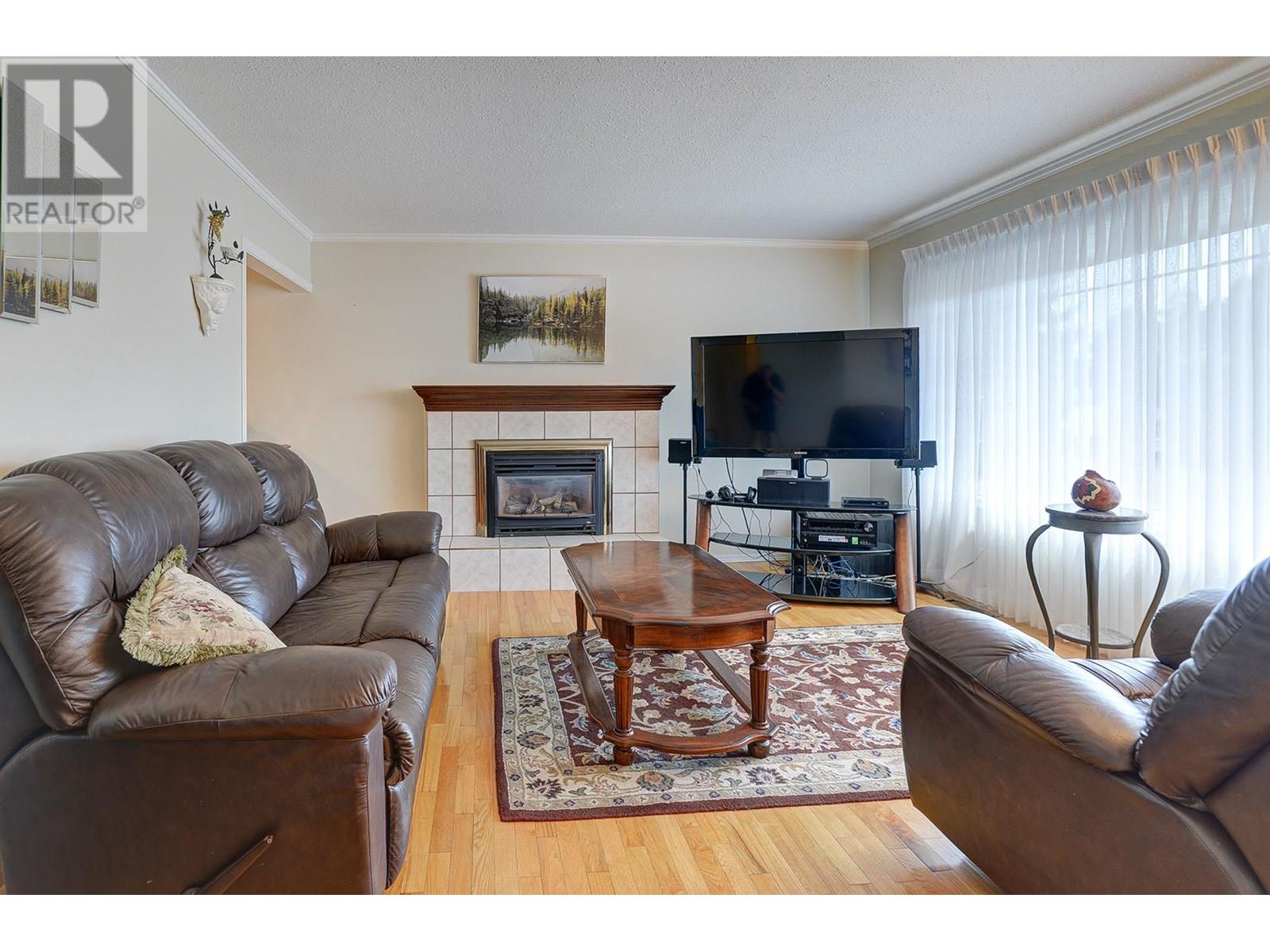 Photo 3 of 660 Valdes Drive, Kamloops BC