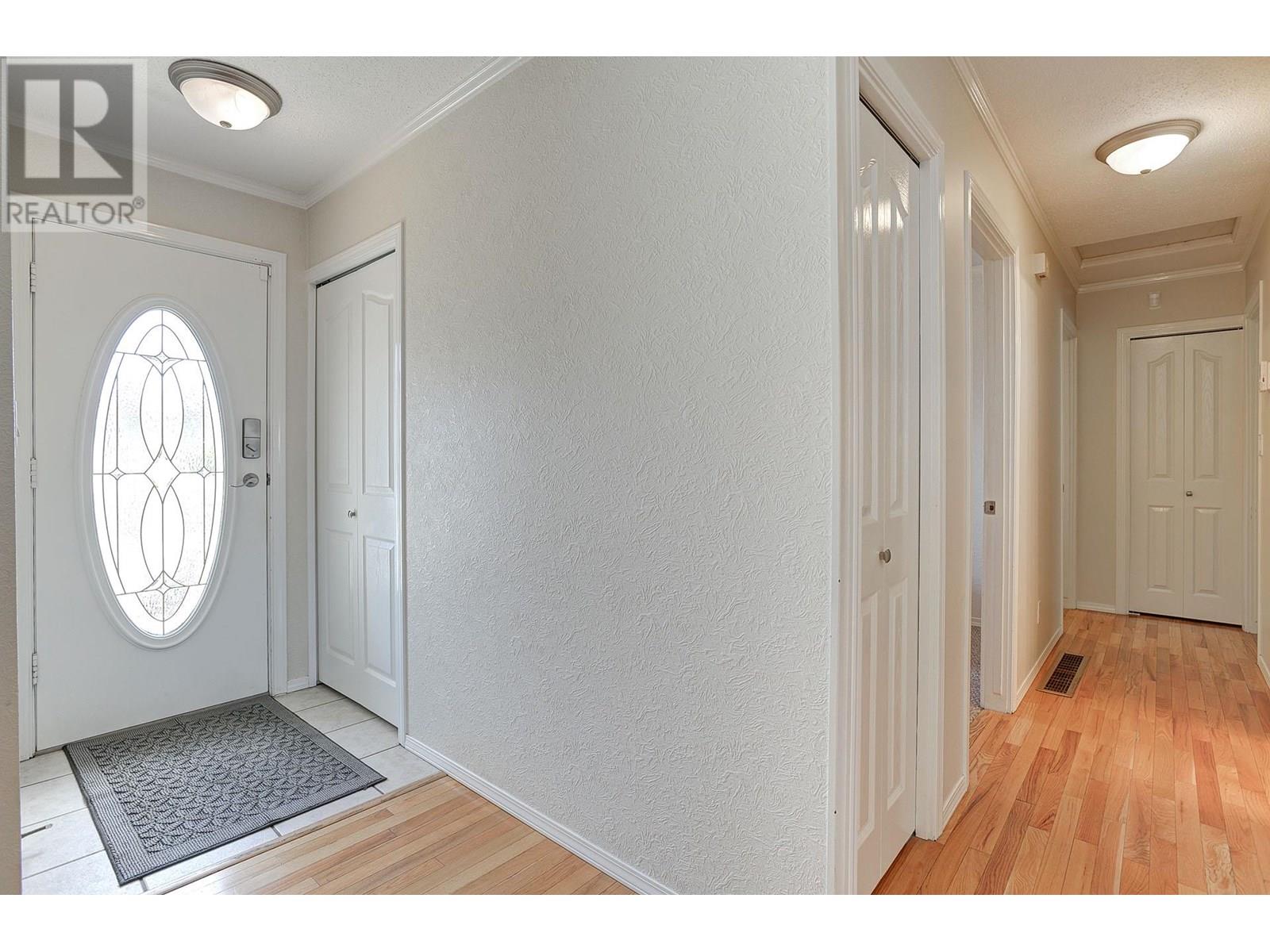 Photo 2 of 660 Valdes Drive, Kamloops BC