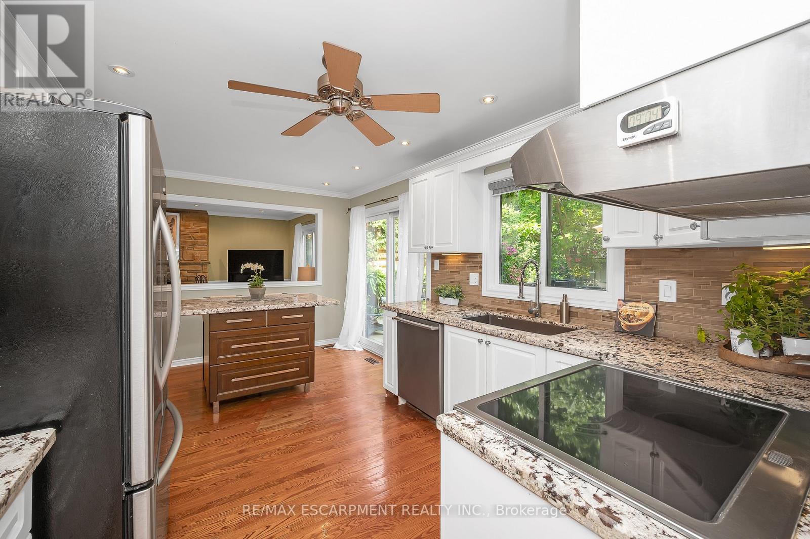 Photo 14 of 1355 Edgeware Road, Oakville ON