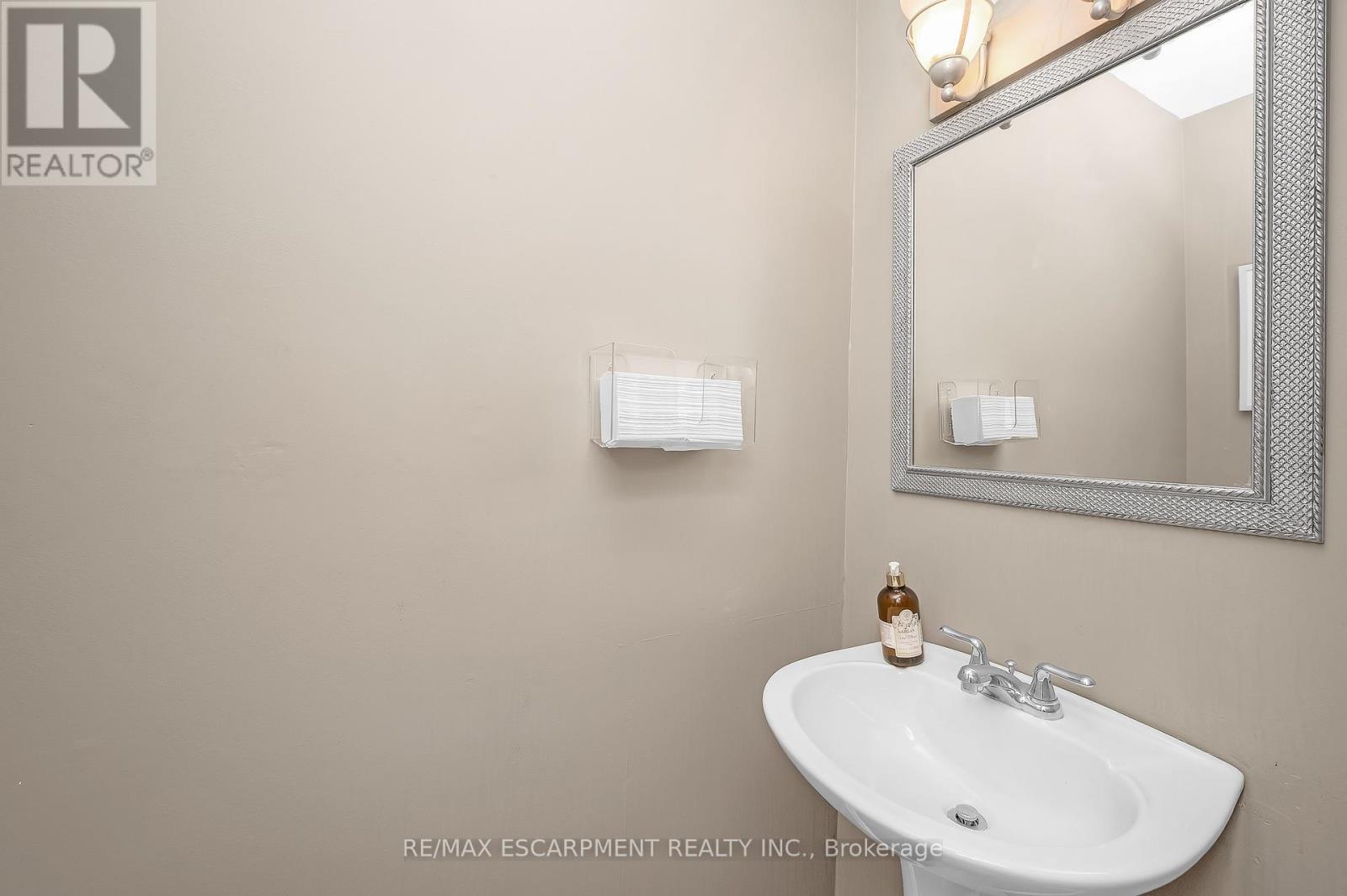 Photo 19 of 1355 Edgeware Road, Oakville ON