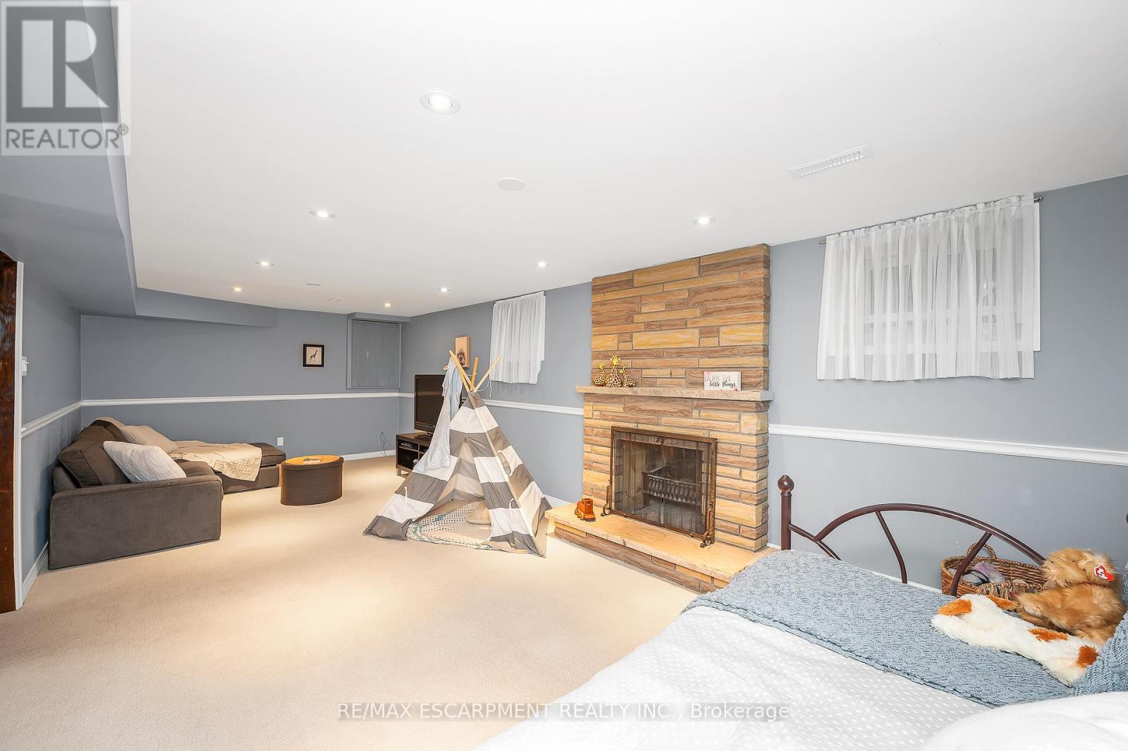 Photo 33 of 1355 Edgeware Road, Oakville ON