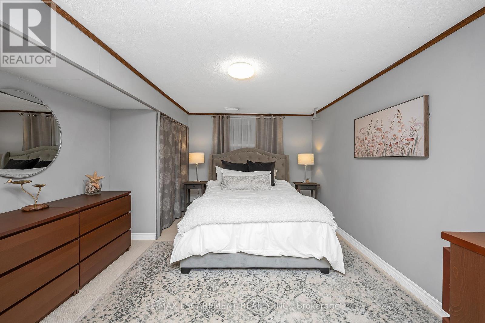 Photo 36 of 1355 Edgeware Road, Oakville ON