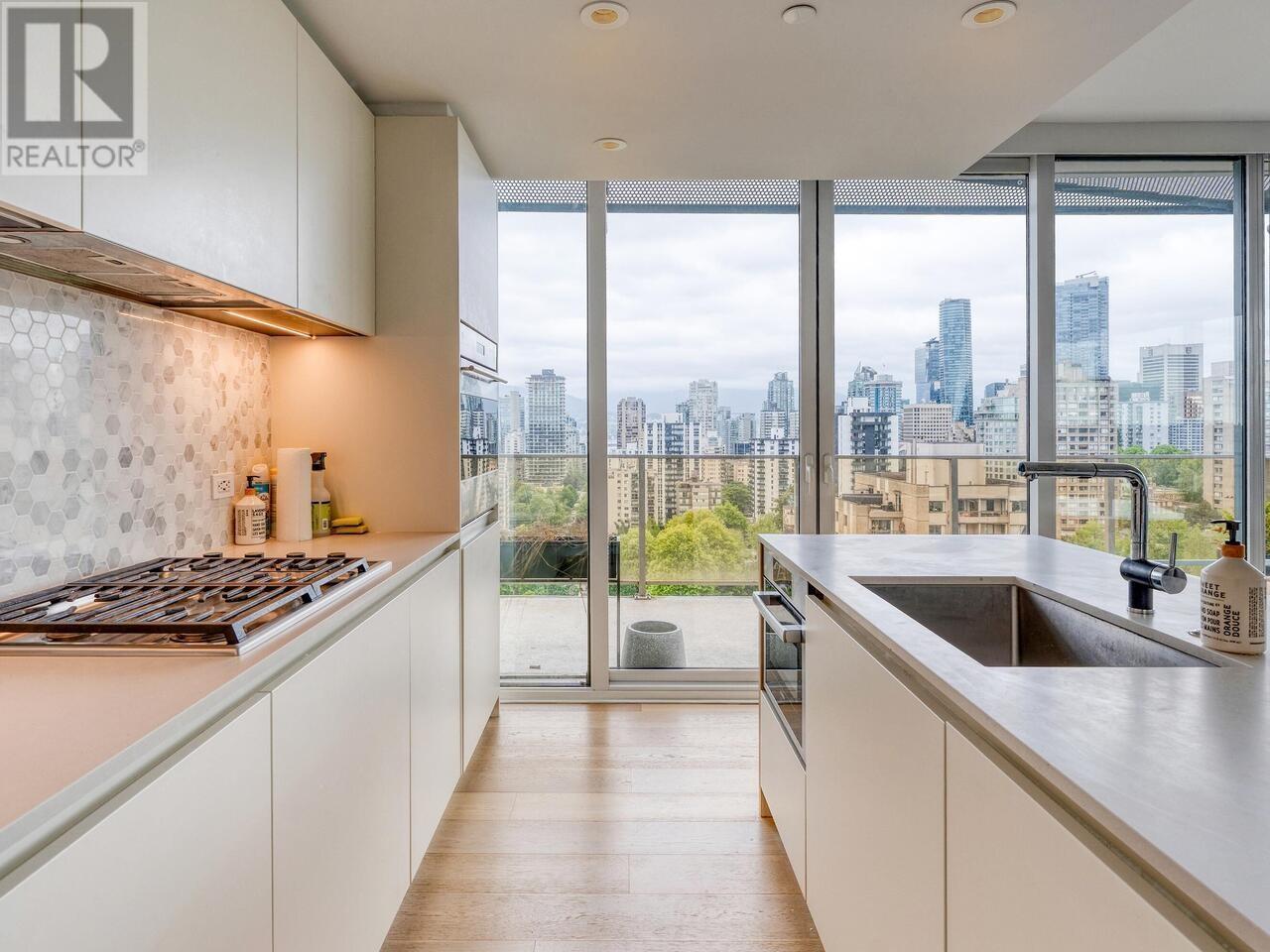 Photo 10 of 1704 1180 Broughton Street, Vancouver BC