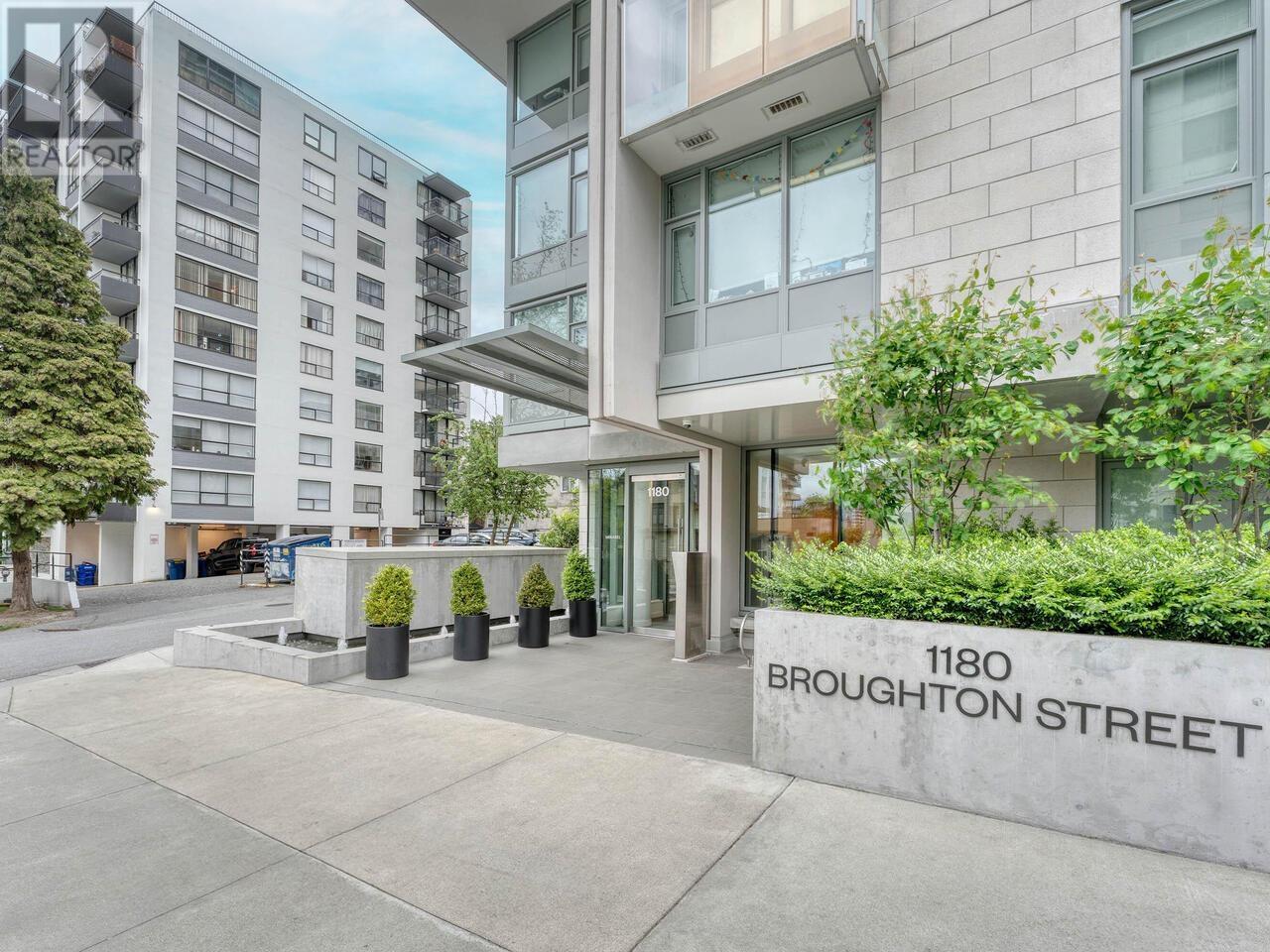 Photo 2 of 1704 1180 Broughton Street, Vancouver BC