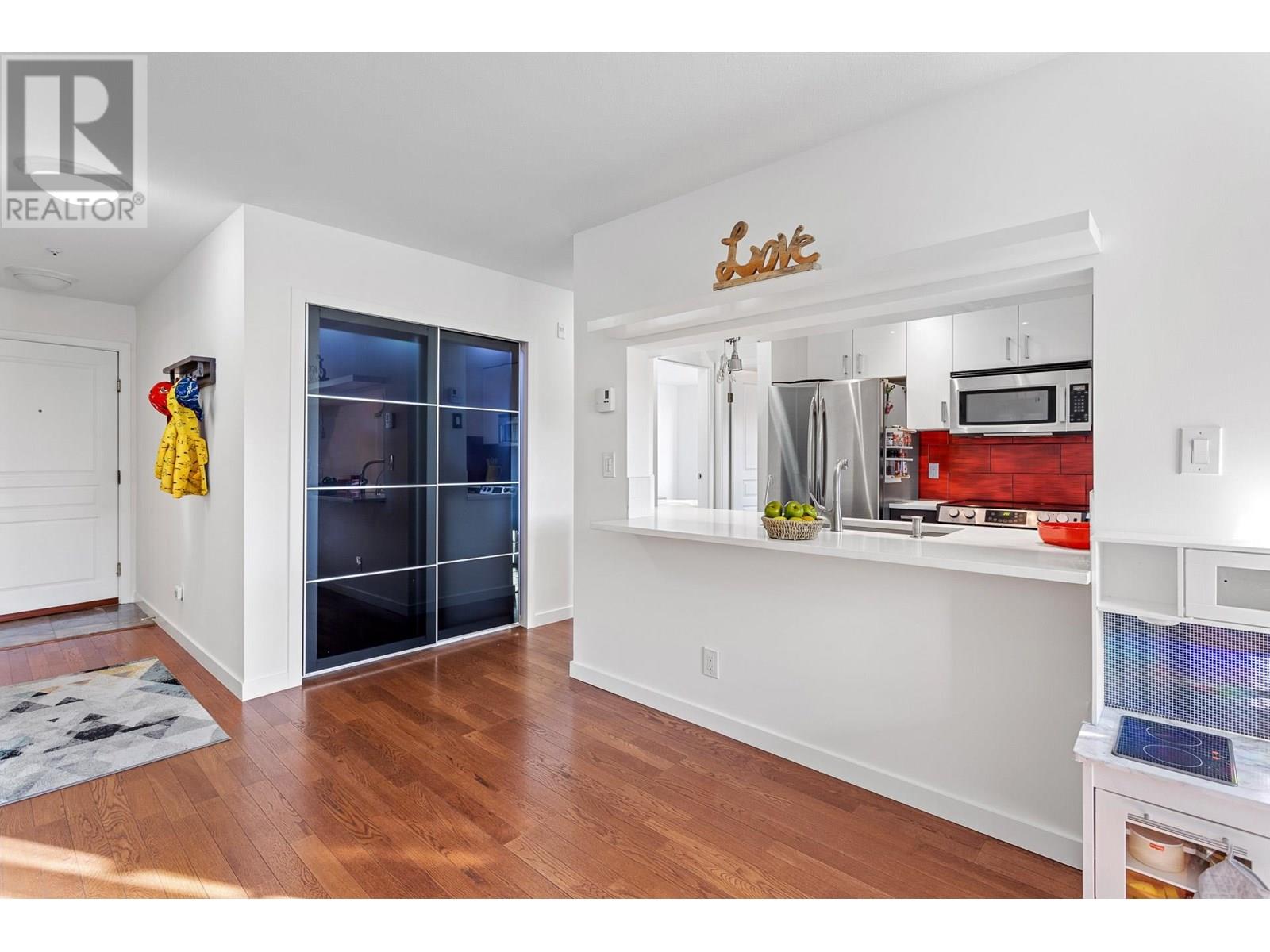 Photo 10 of 212 8460 Jellicoe Street, Vancouver BC