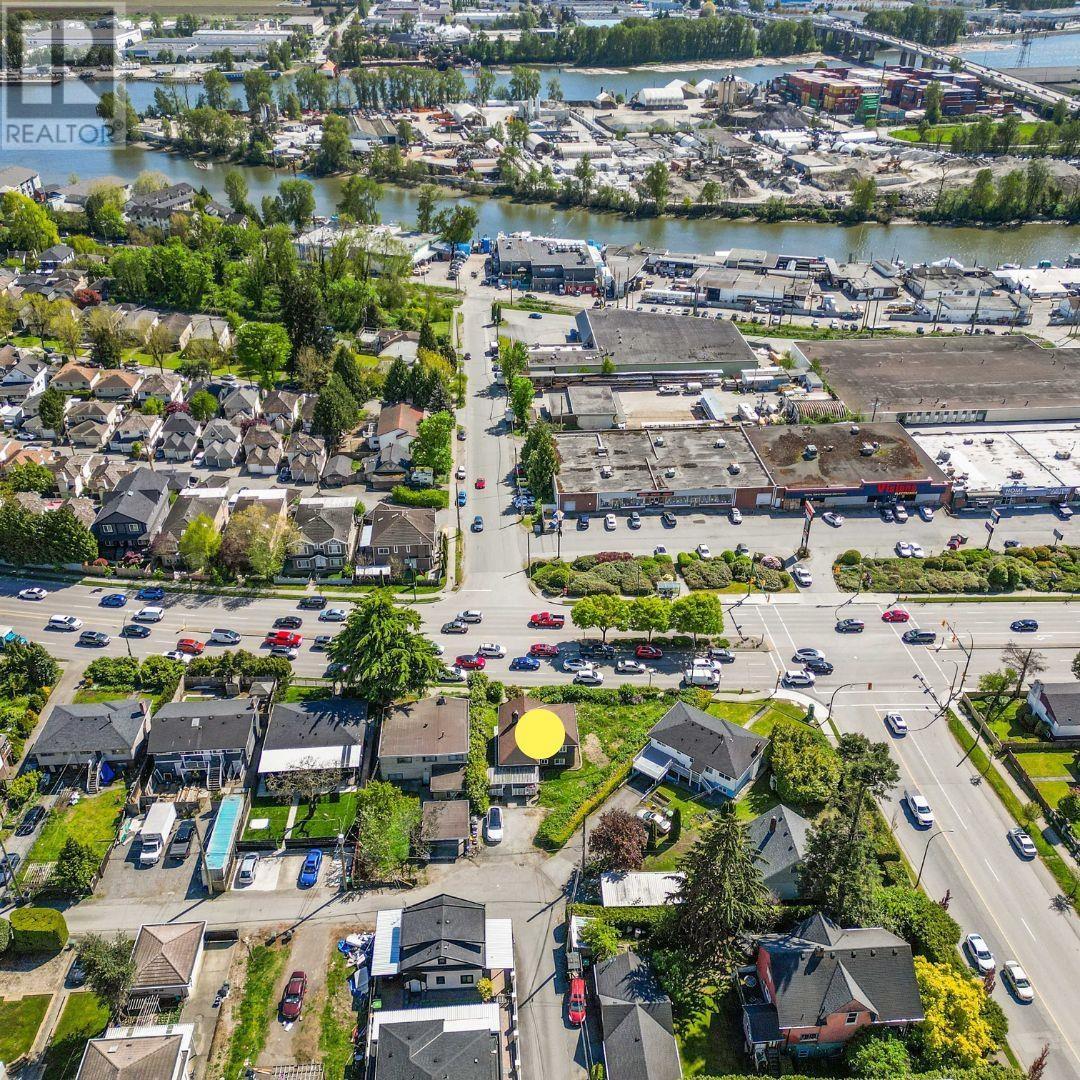 Photo 11 of 1715 Se Marine Drive, Vancouver BC