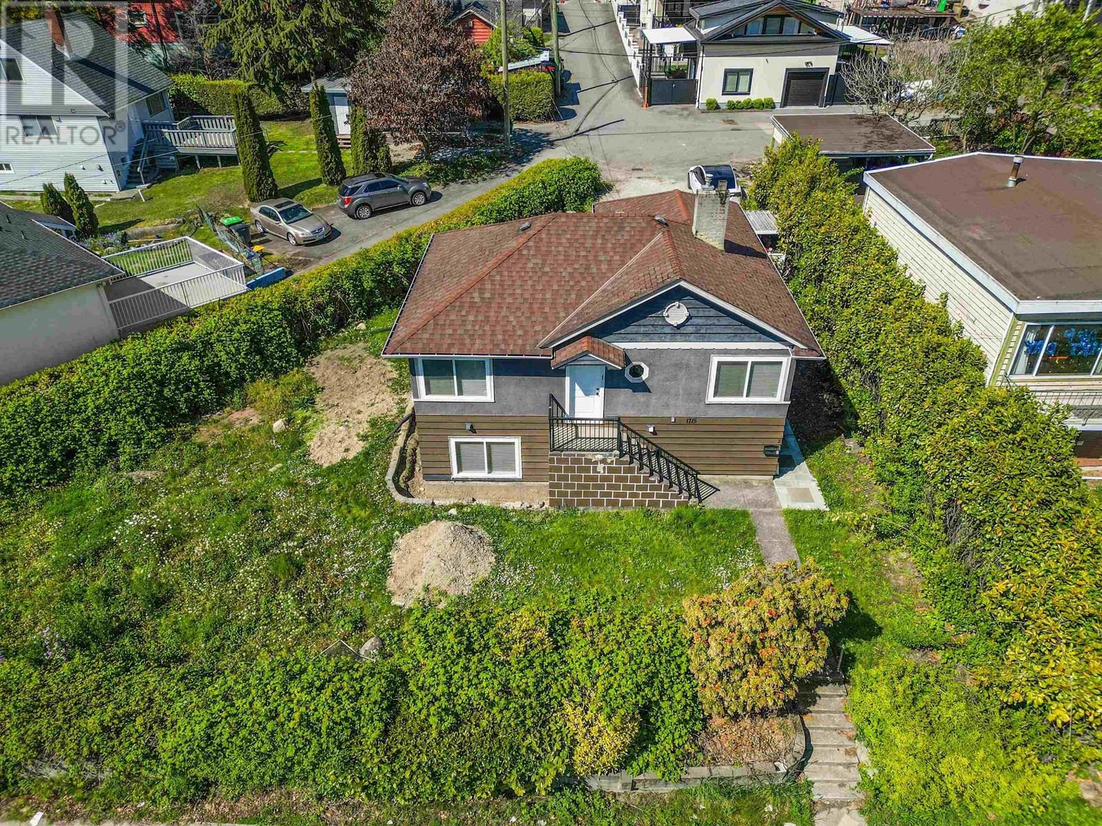 Photo 3 of 1715 Se Marine Drive, Vancouver BC
