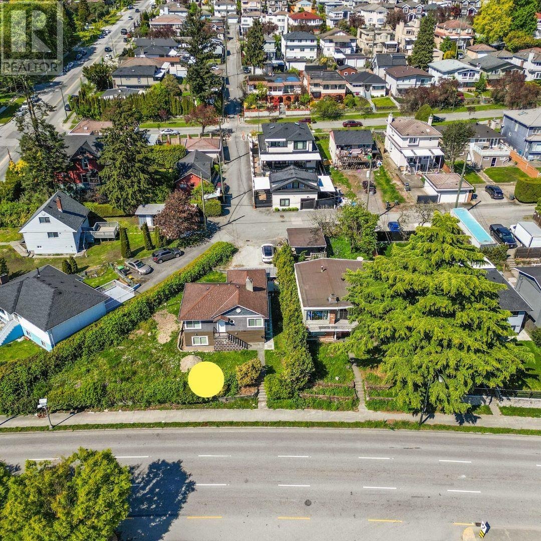 Photo 9 of 1715 Se Marine Drive, Vancouver BC