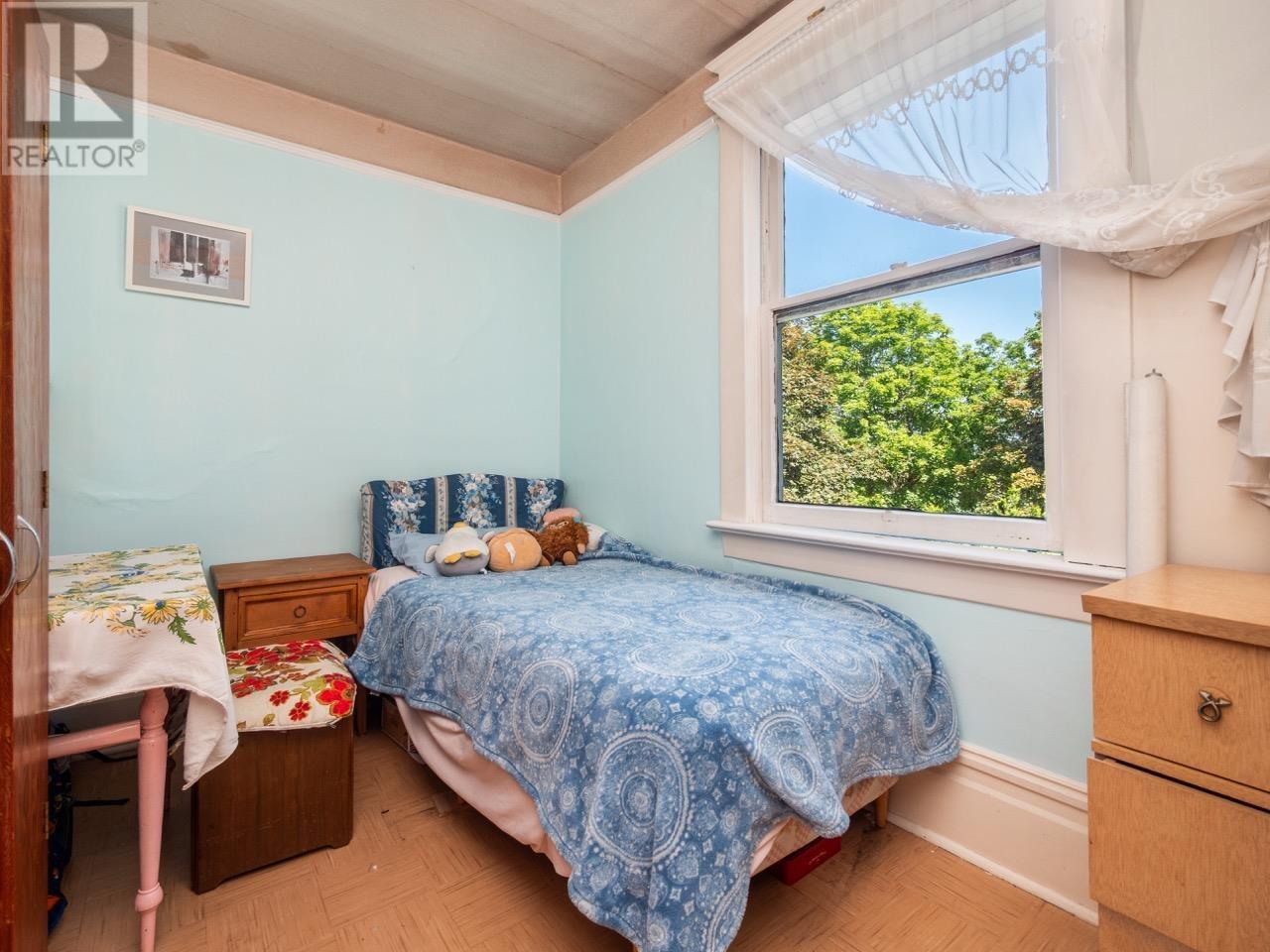 Photo 1 of 1524 William Street, Vancouver BC
