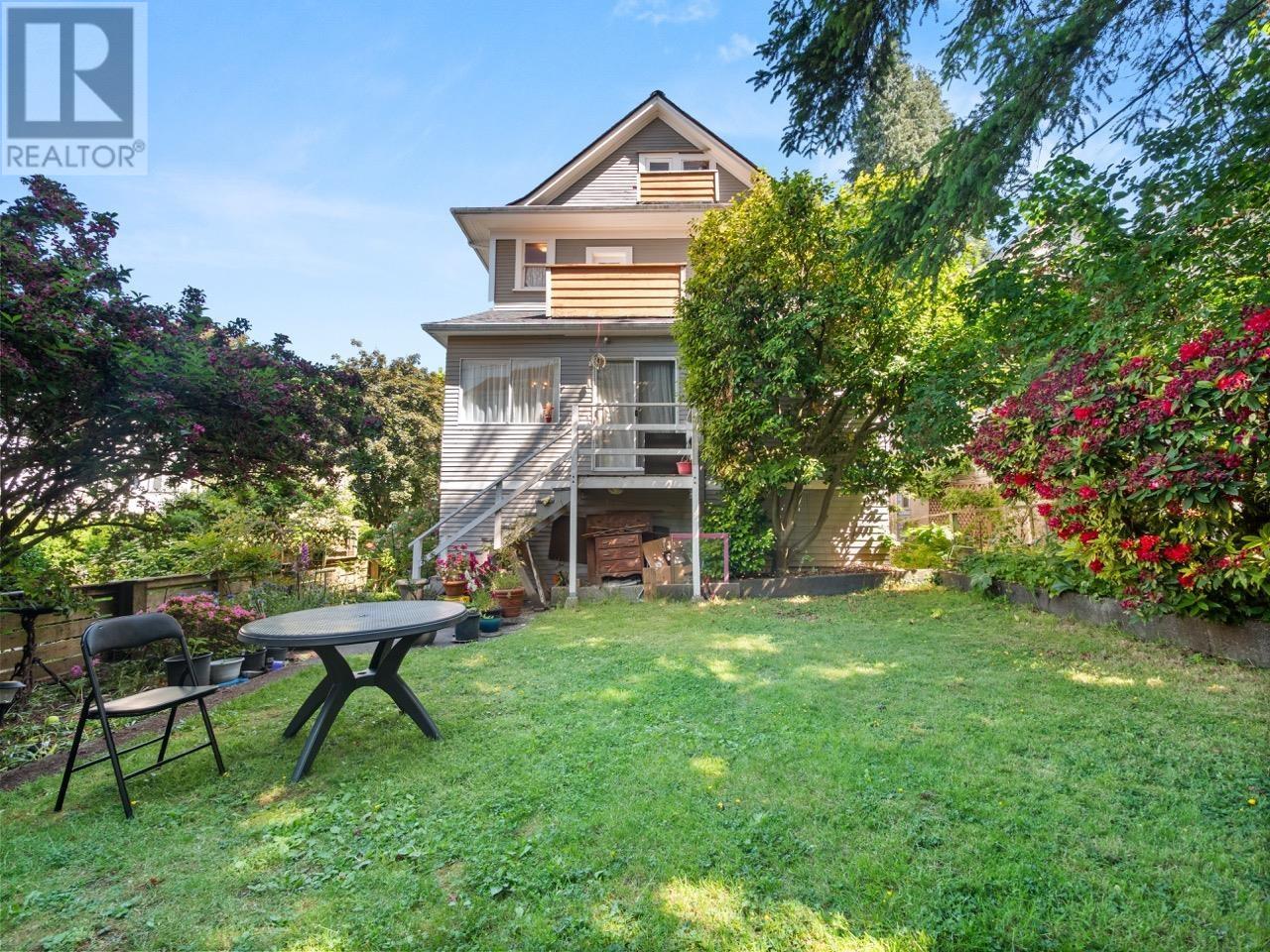 Photo 11 of 1524 William Street, Vancouver BC