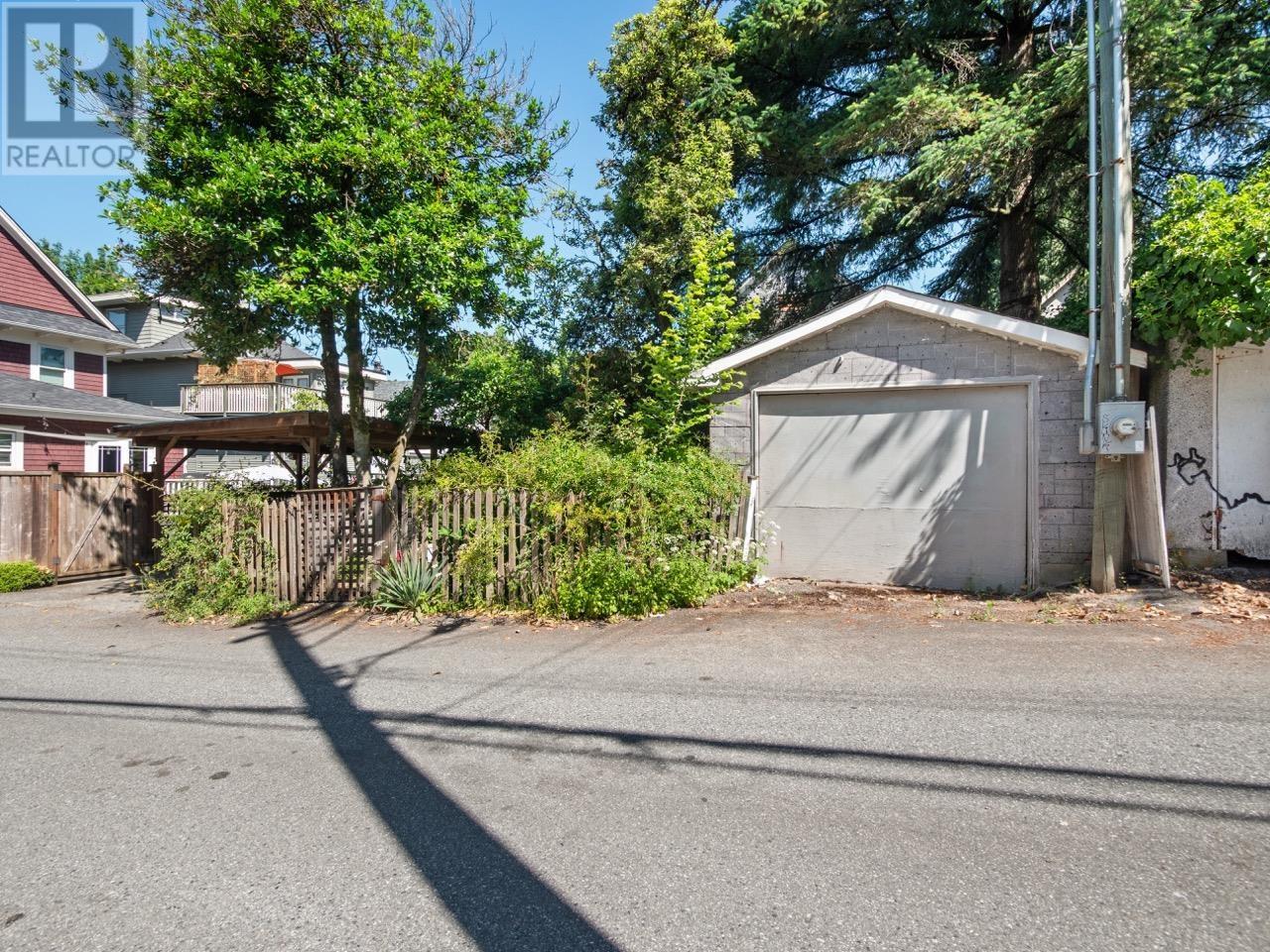 Photo 10 of 1524 William Street, Vancouver BC