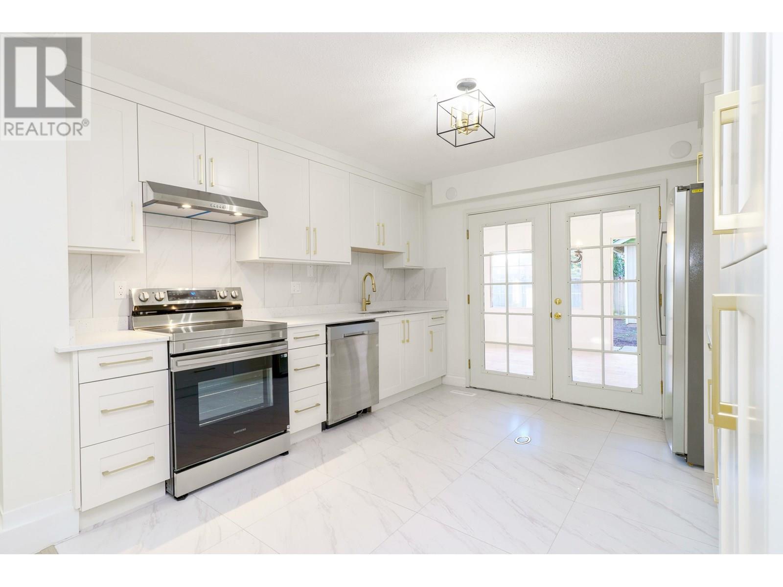 Photo 10 of 11721 Laity Street, Maple Ridge BC