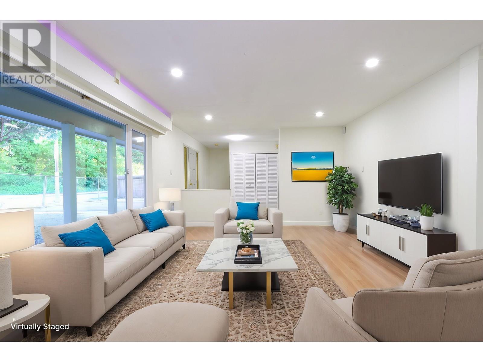 Photo 6 of 11721 Laity Street, Maple Ridge BC