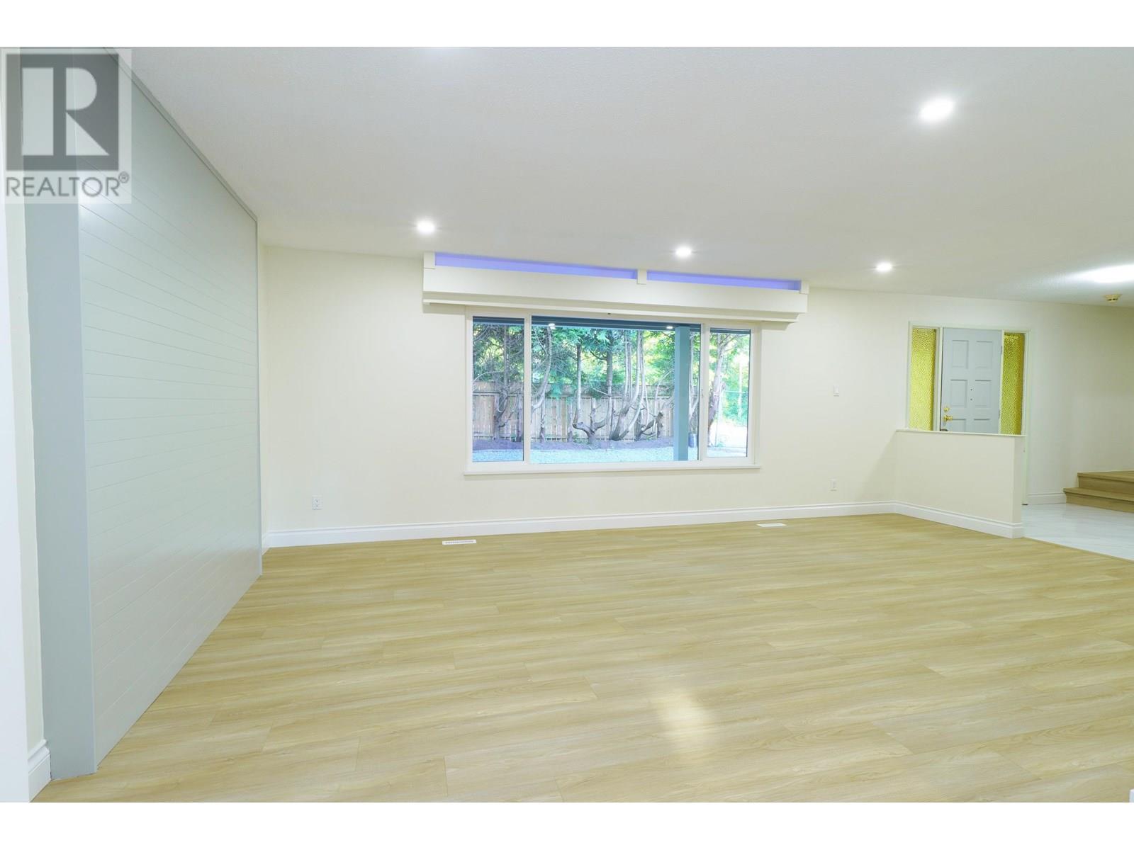 Photo 8 of 11721 Laity Street, Maple Ridge BC