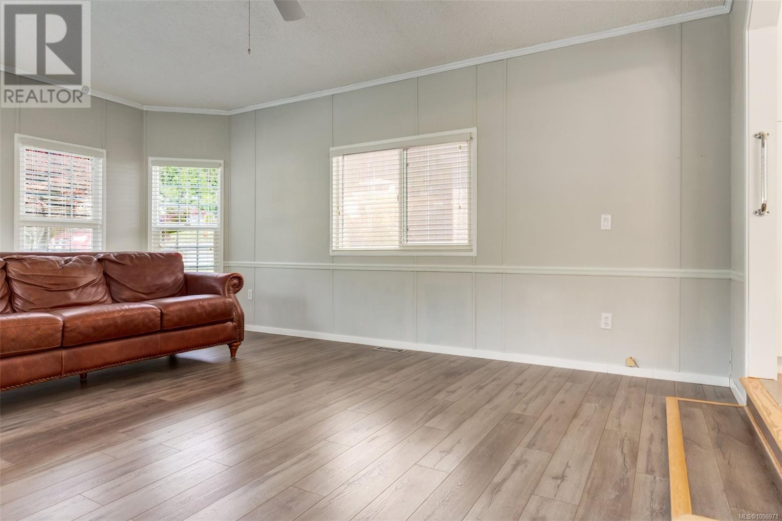 Photo 12 of 1060 Murchie Way, Nanaimo BC