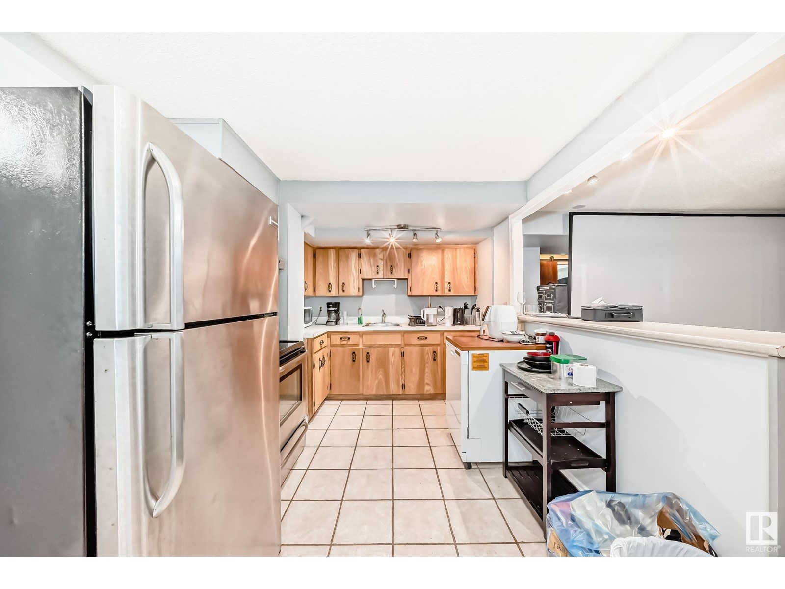 Photo 11 of 10348 36 A Av Nw, Edmonton AB