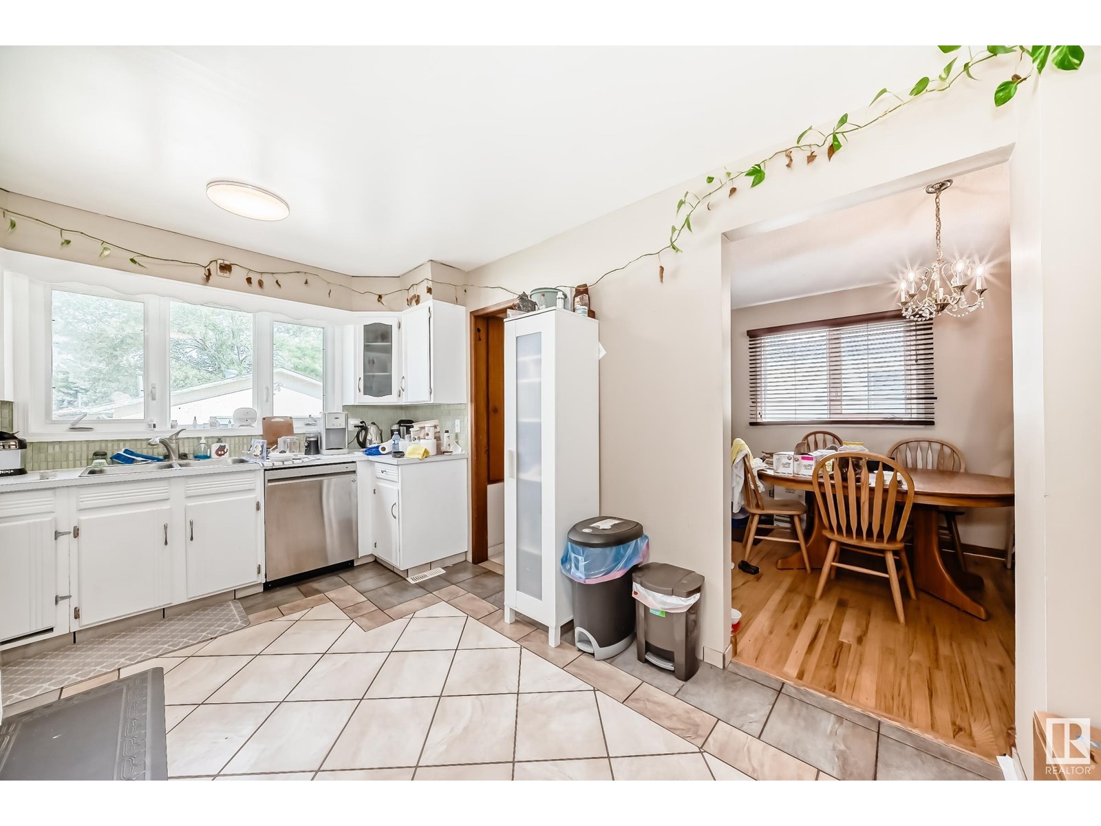 Photo 7 of 10348 36 A Av Nw, Edmonton AB