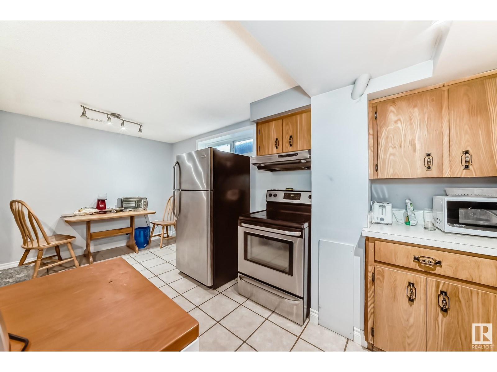 Photo 13 of 10348 36 A Av Nw, Edmonton AB