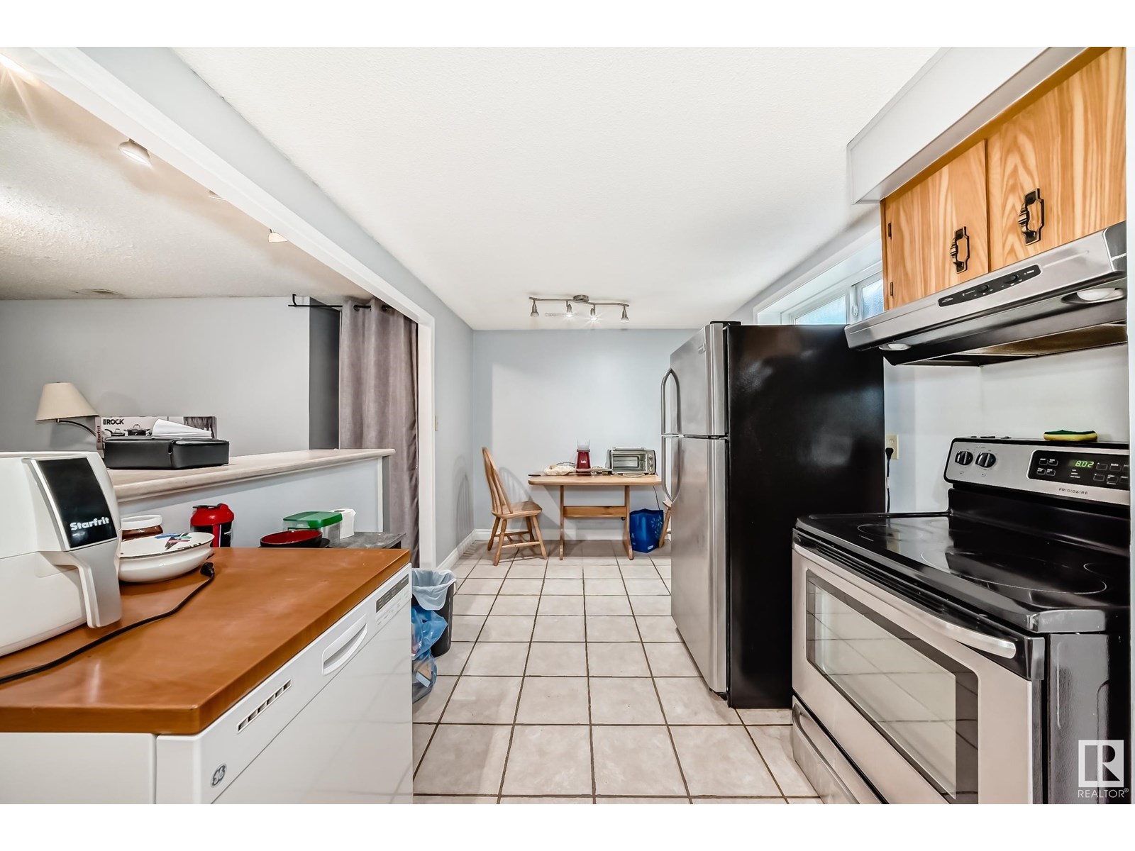 Photo 12 of 10348 36 A Av Nw, Edmonton AB