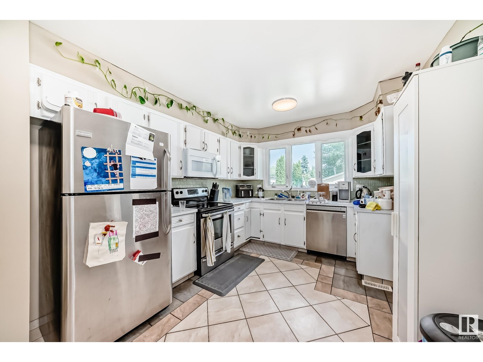 Photo 5 of 10348 36 A Av Nw, Edmonton AB