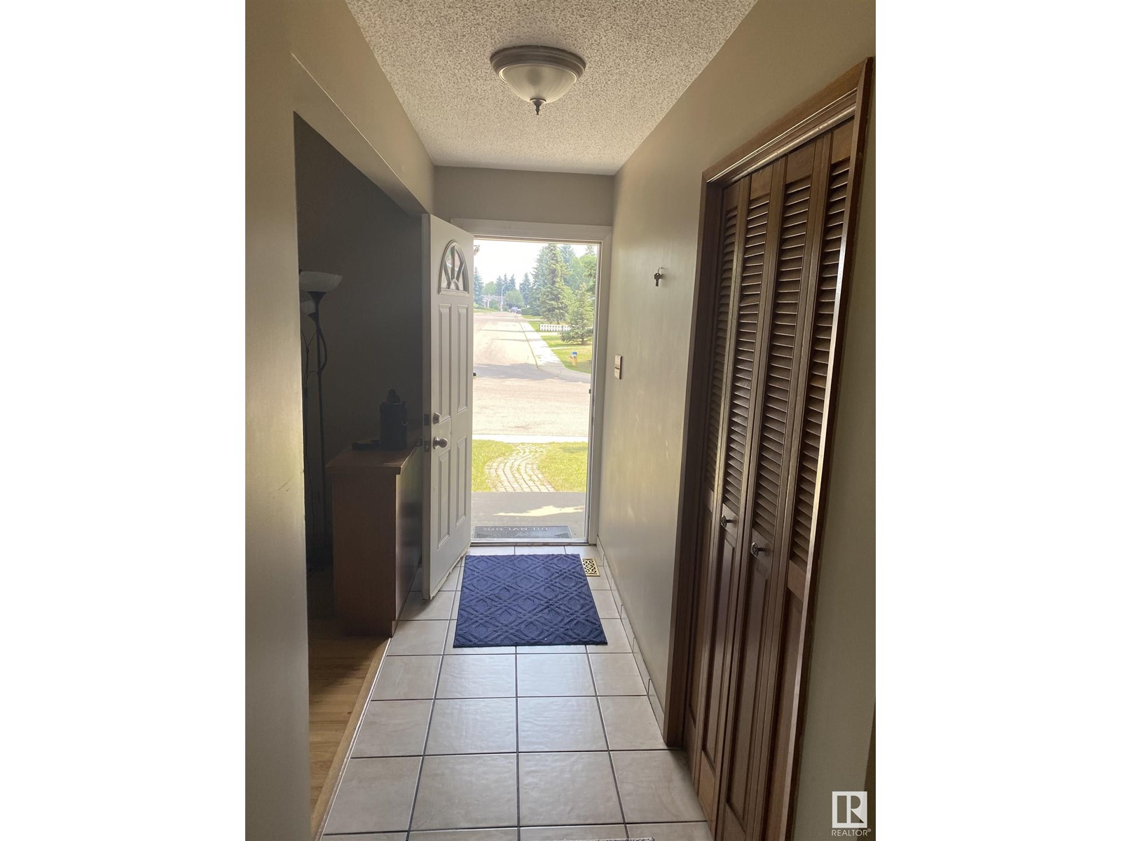 Photo 3 of 10348 36 A Av Nw, Edmonton AB