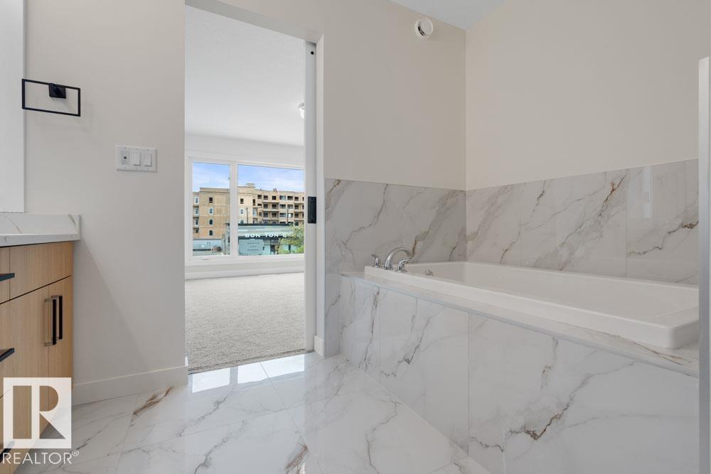 Photo 13 of 8713 149 St Nw, Edmonton AB