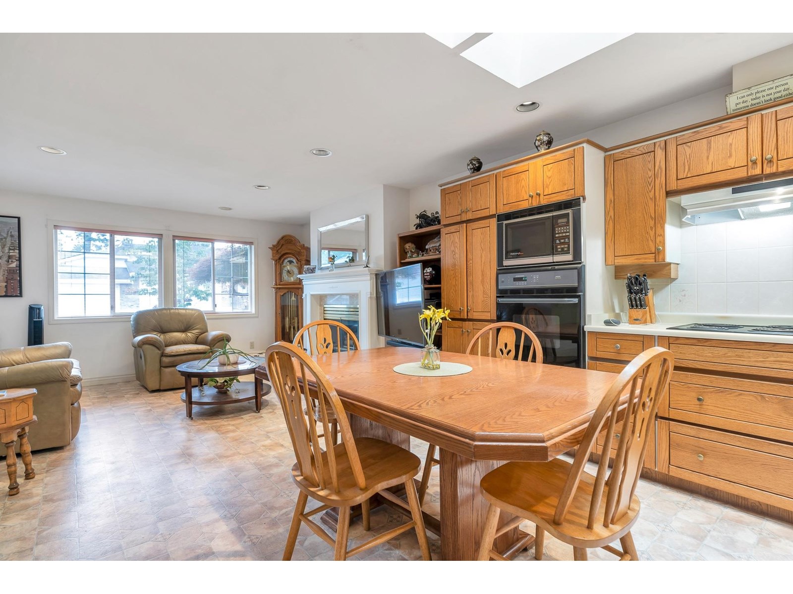 Photo 11 of 18 5051 203 Street, Langley BC