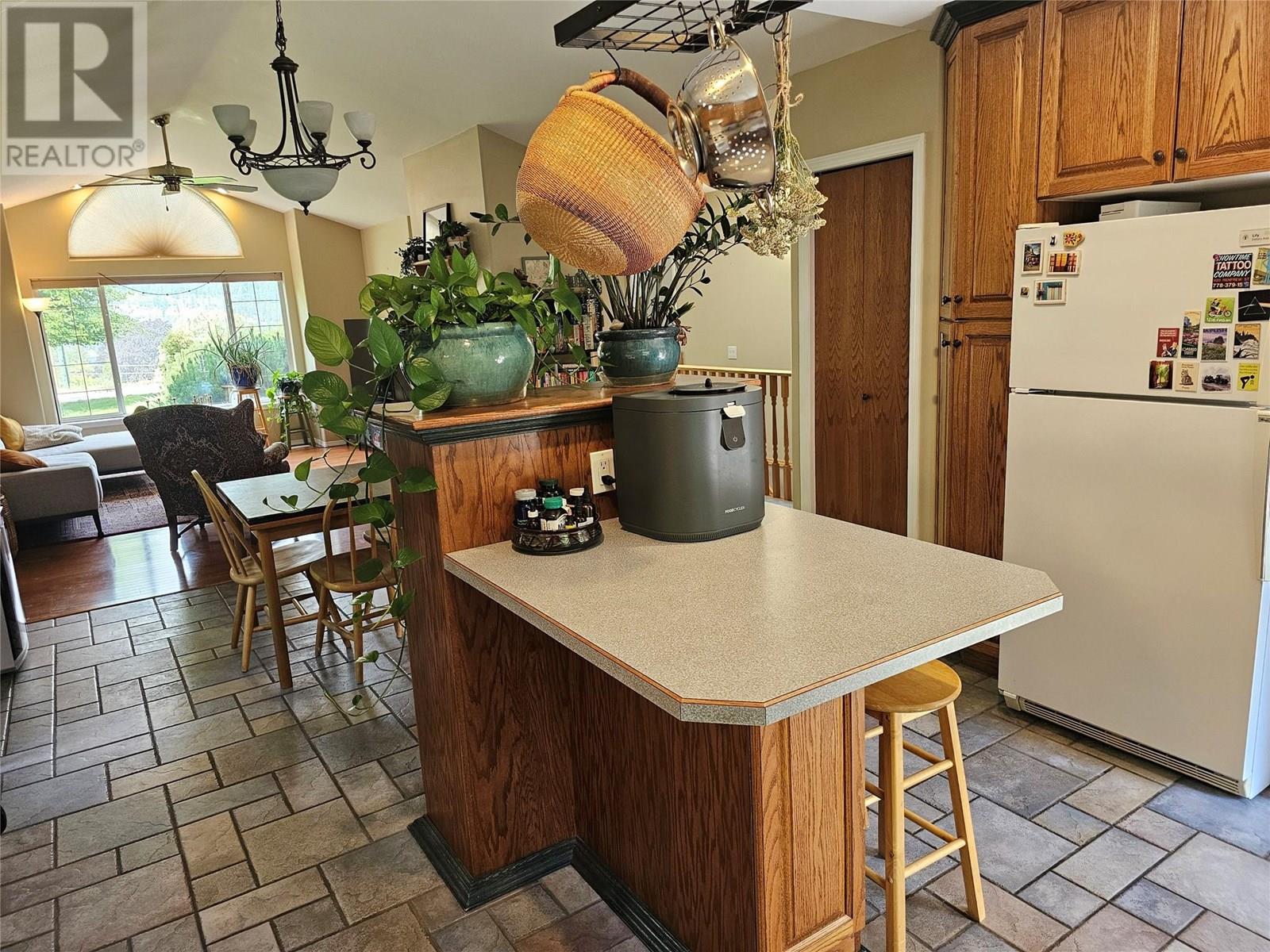 Photo 9 of 410 Fifth Street, Nelson BC