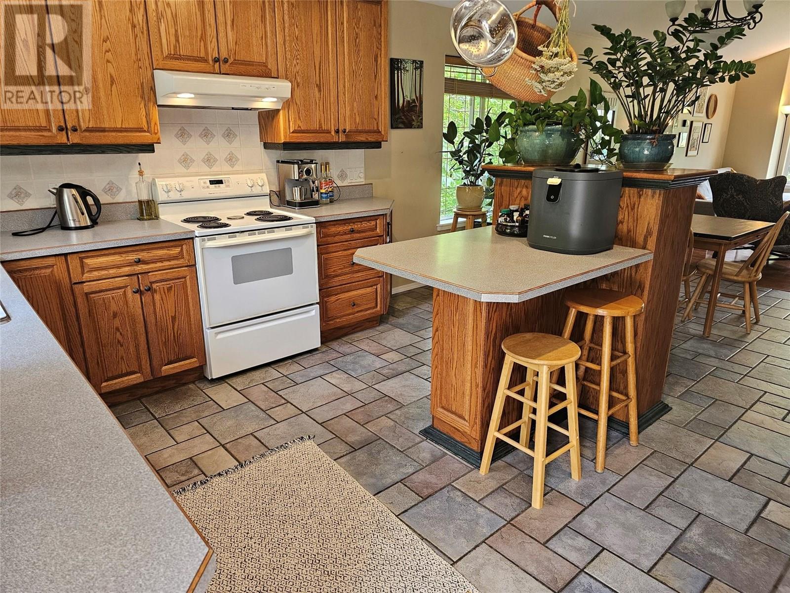 Photo 8 of 410 Fifth Street, Nelson BC