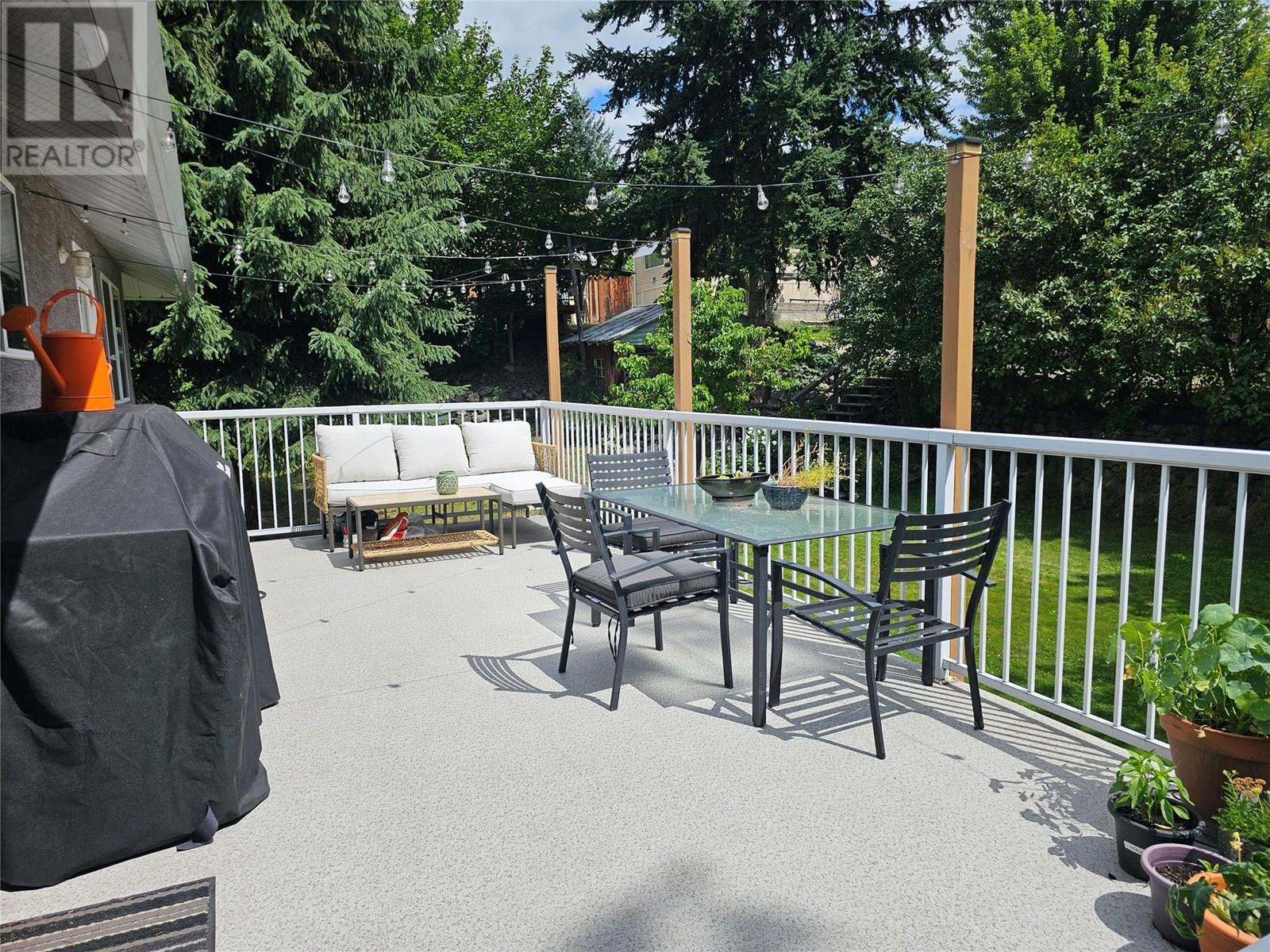 Photo 33 of 410 Fifth Street, Nelson BC