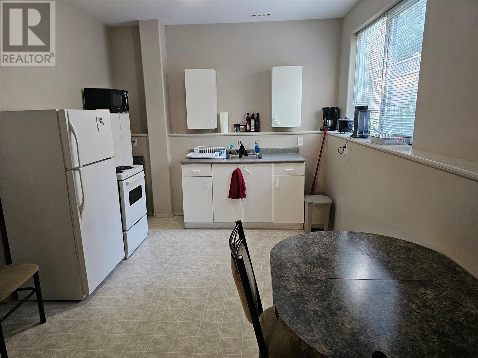 Photo 24 of 410 Fifth Street, Nelson BC