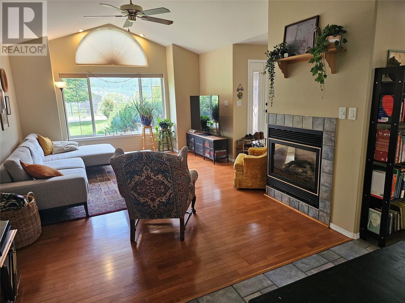 Photo 5 of 410 Fifth Street, Nelson BC