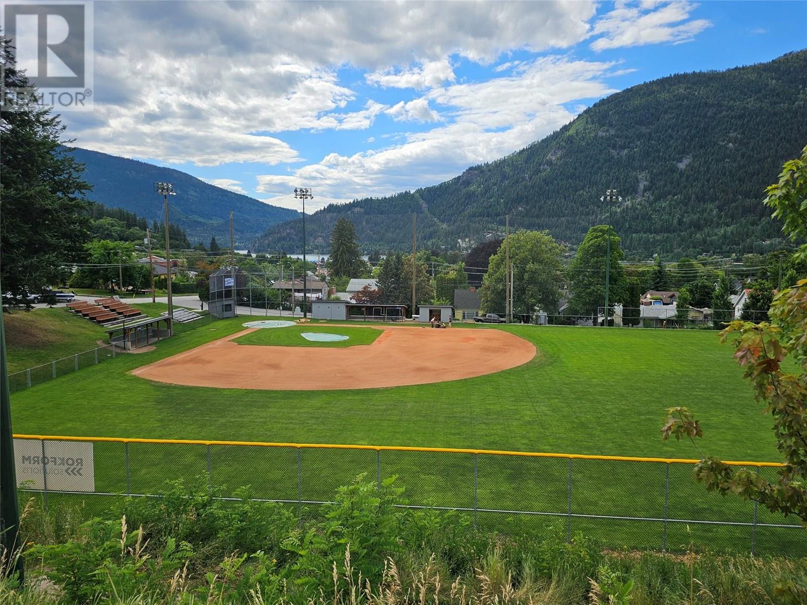 Photo 40 of 410 Fifth Street, Nelson BC