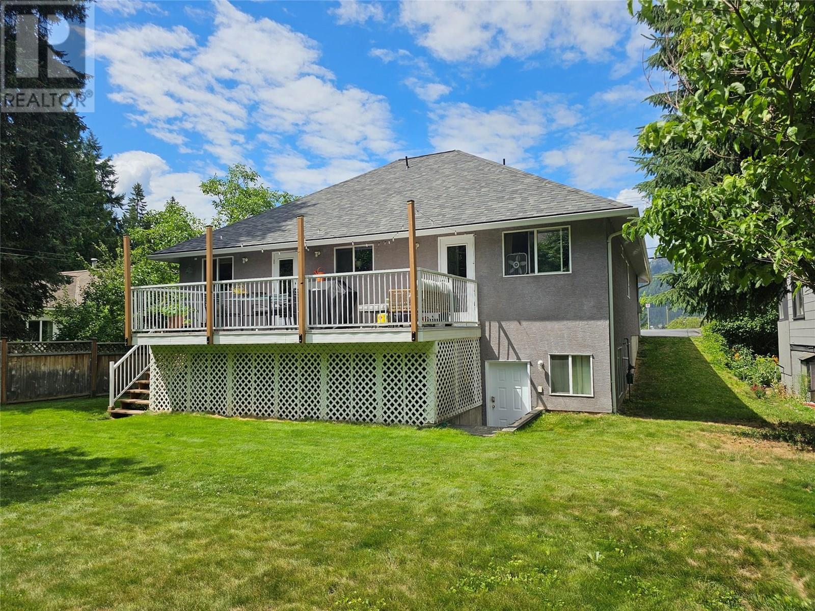 Photo 36 of 410 Fifth Street, Nelson BC