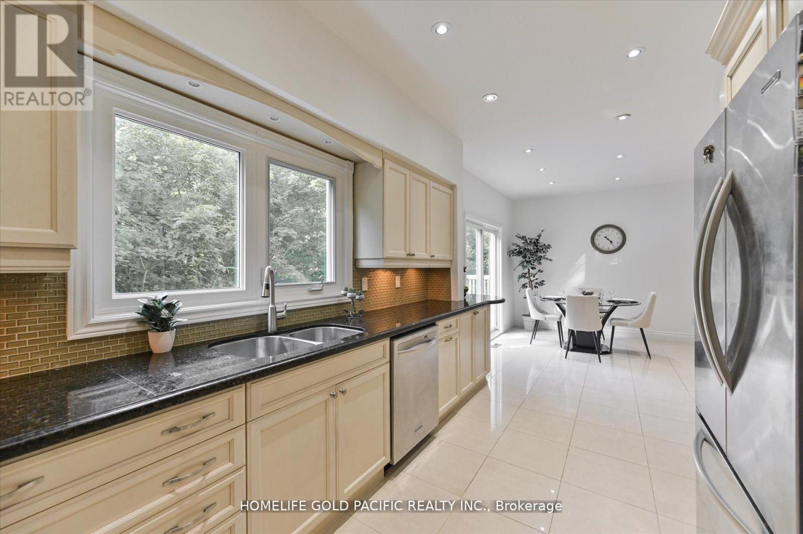 Photo 13 of 81 Clarinda Drive, Toronto ON
