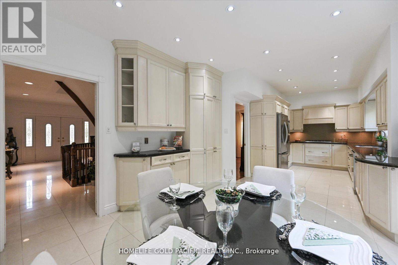 Photo 16 of 81 Clarinda Drive, Toronto ON