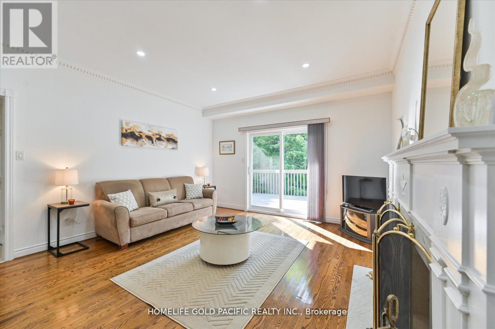 Photo 18 of 81 Clarinda Drive, Toronto ON