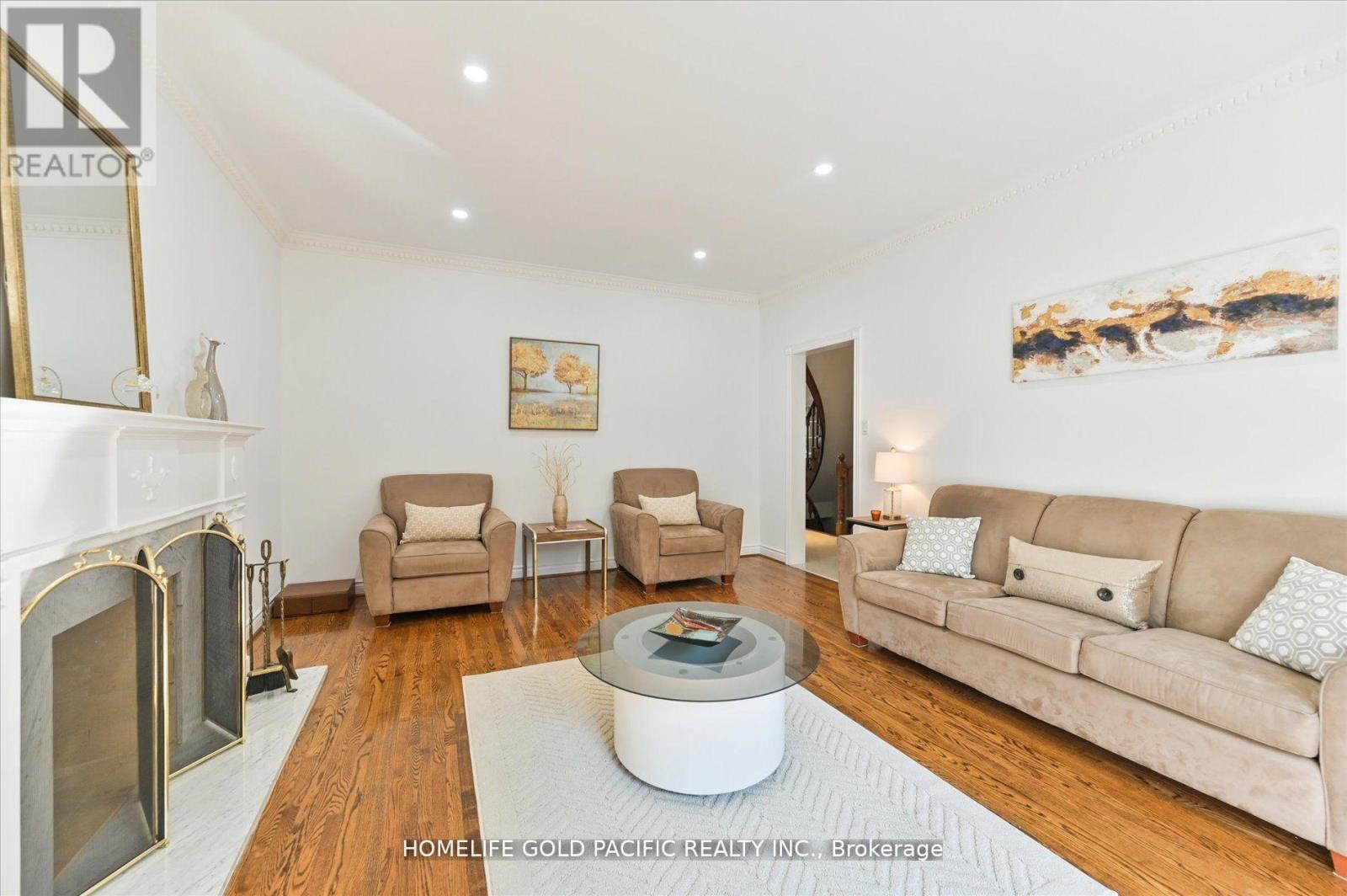 Photo 19 of 81 Clarinda Drive, Toronto ON