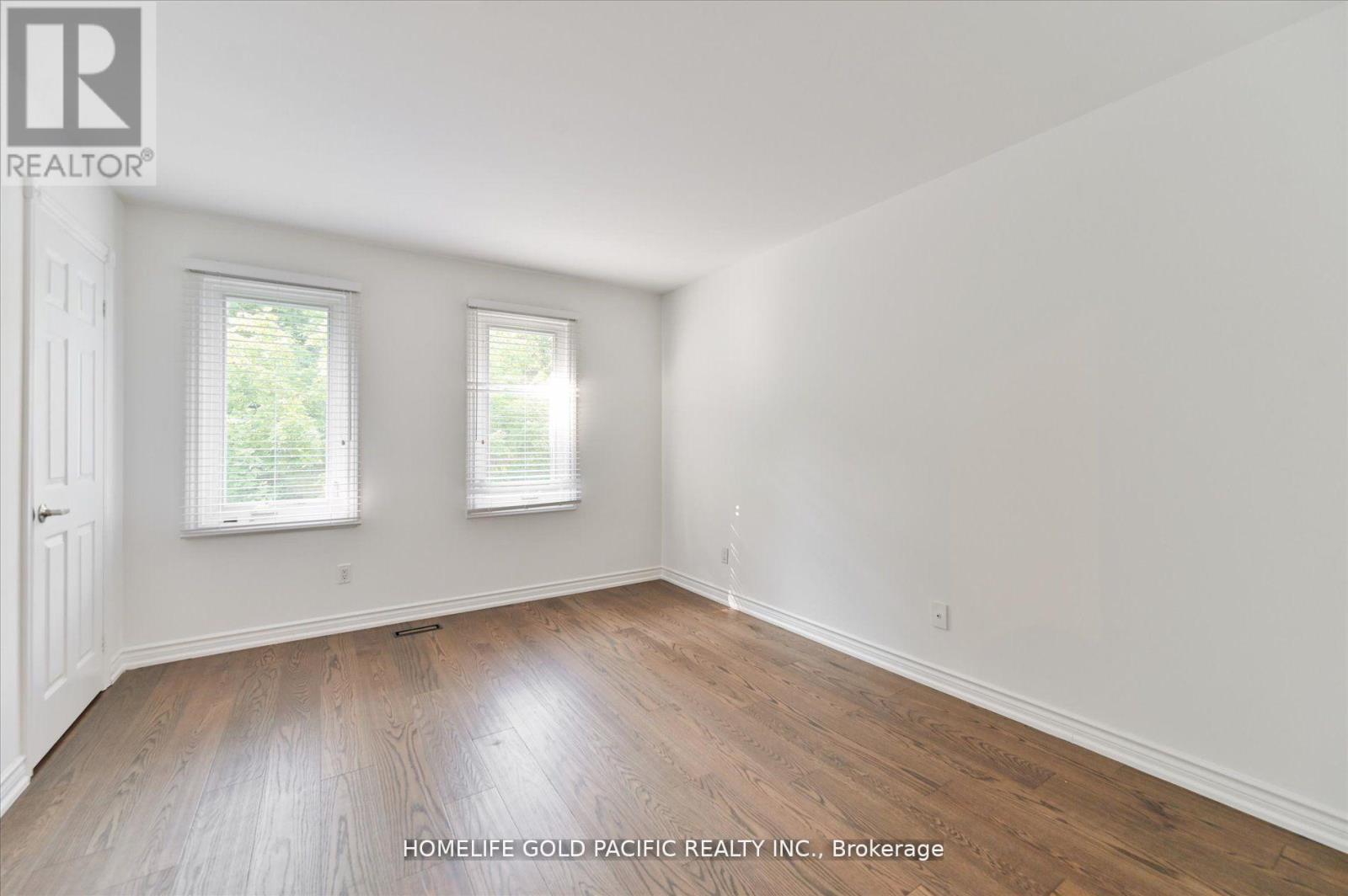Photo 32 of 81 Clarinda Drive, Toronto ON