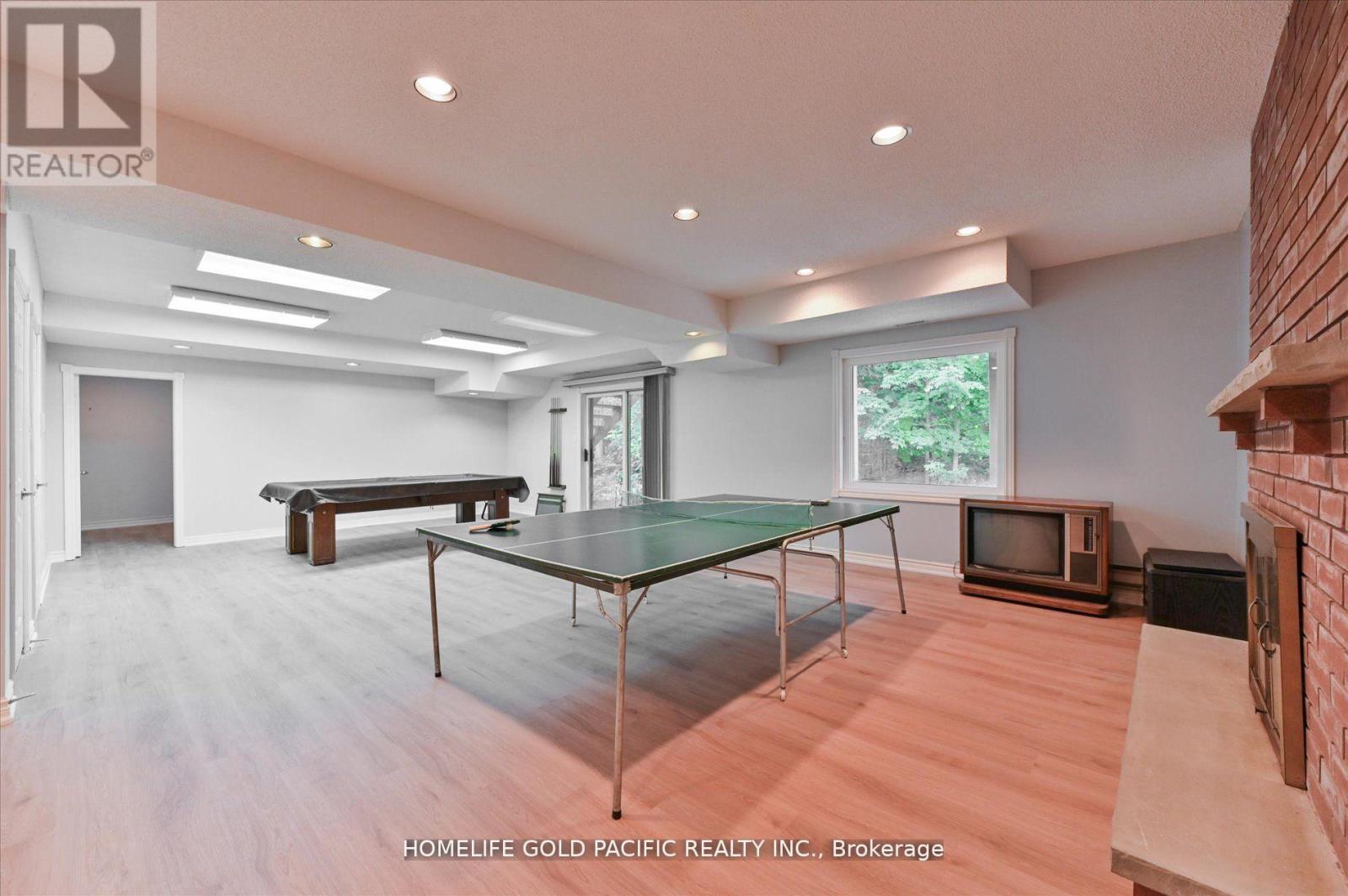 Photo 34 of 81 Clarinda Drive, Toronto ON