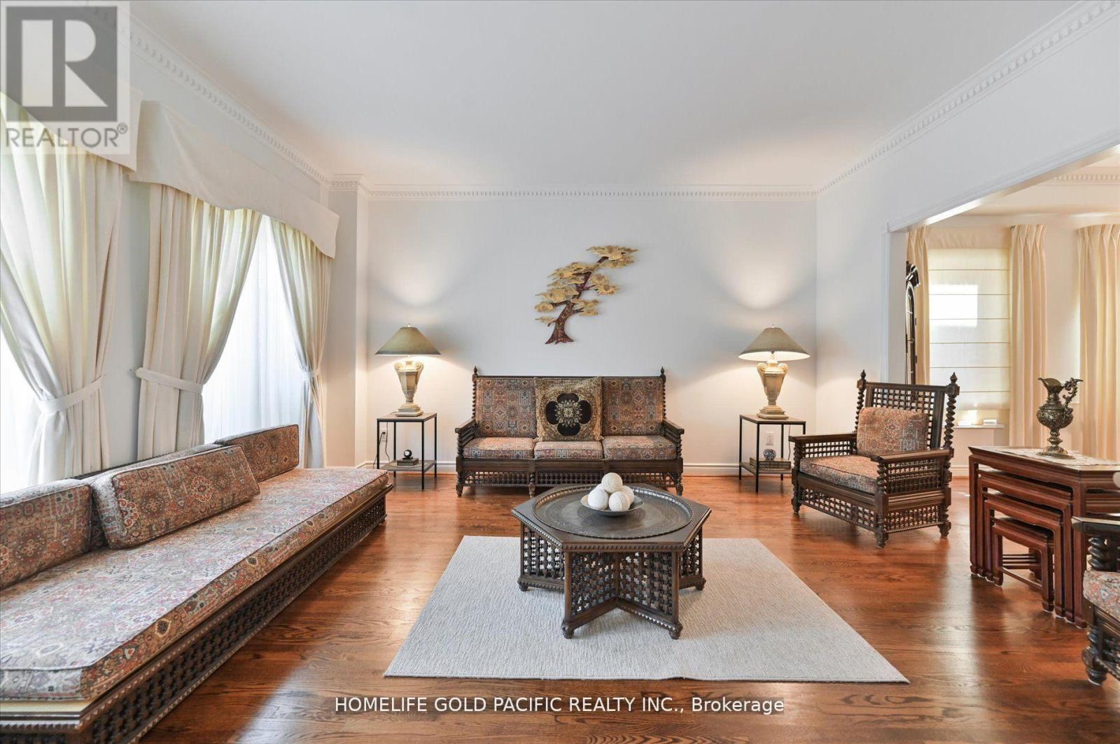 Photo 7 of 81 Clarinda Drive, Toronto ON