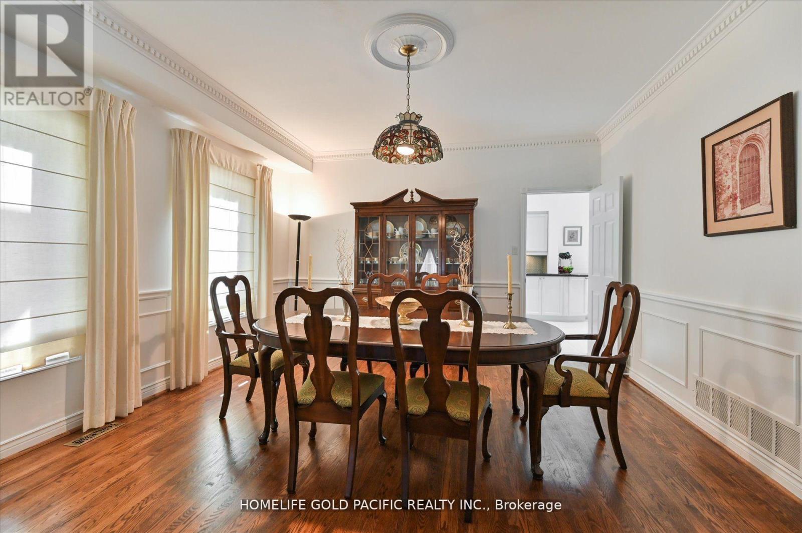 Photo 9 of 81 Clarinda Drive, Toronto ON