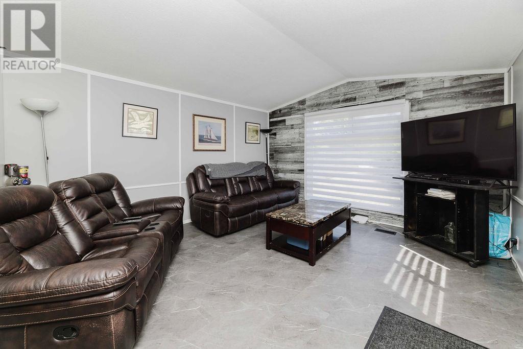 69 1413 SUNSHINE COAST HIGHWAY, Gibsons