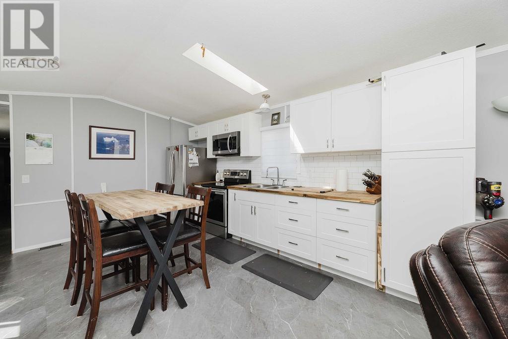 69 1413 SUNSHINE COAST HIGHWAY, Gibsons