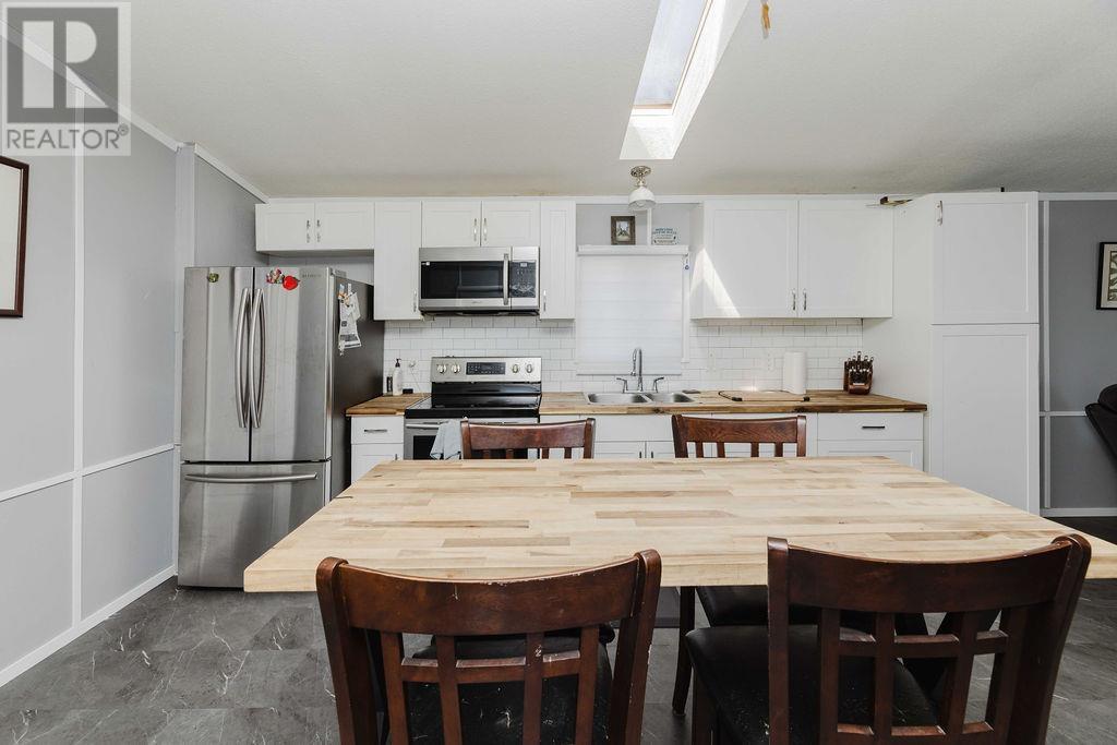 69 1413 SUNSHINE COAST HIGHWAY, Gibsons