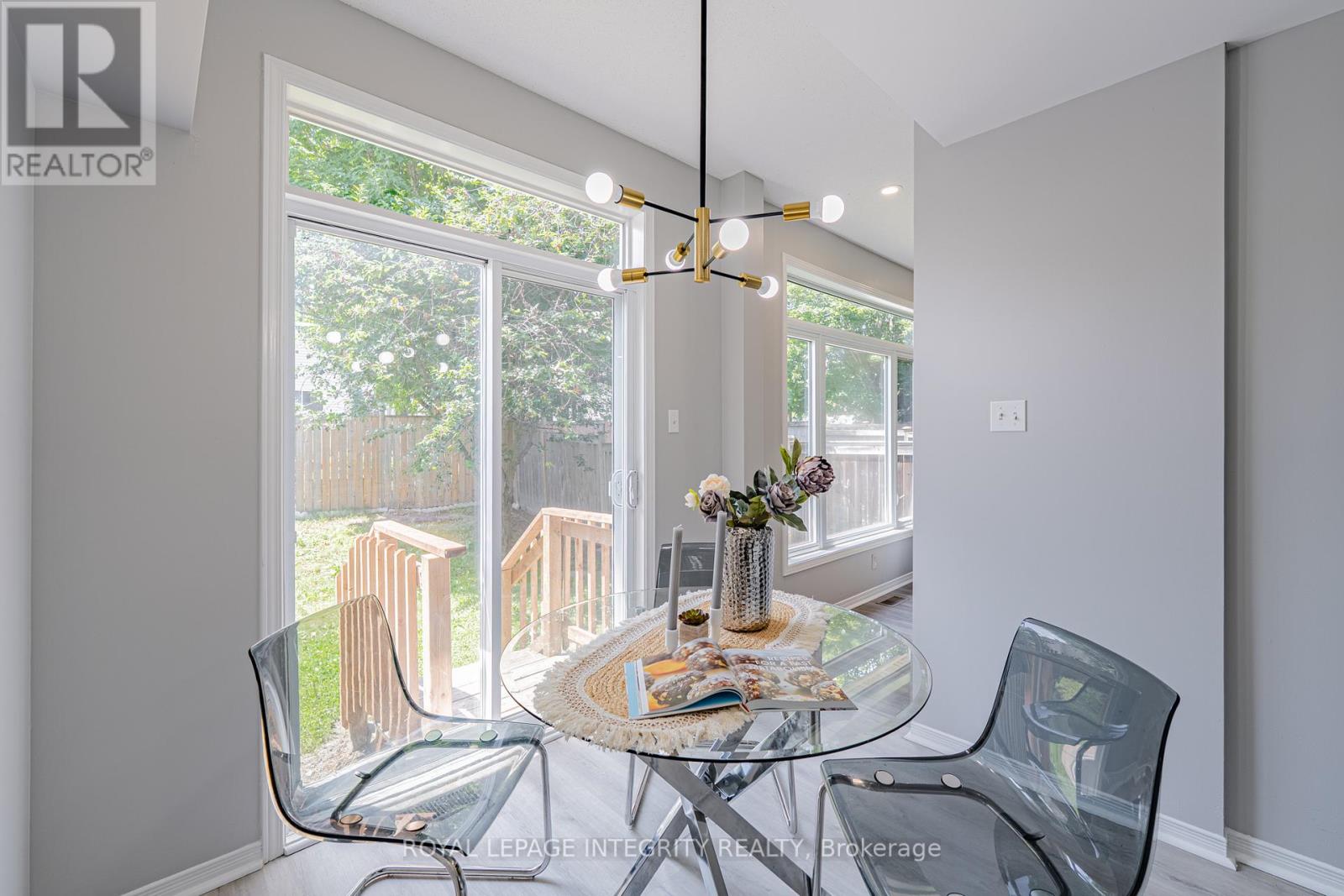 Photo 14 of 165 Kinross Private, Ottawa ON
