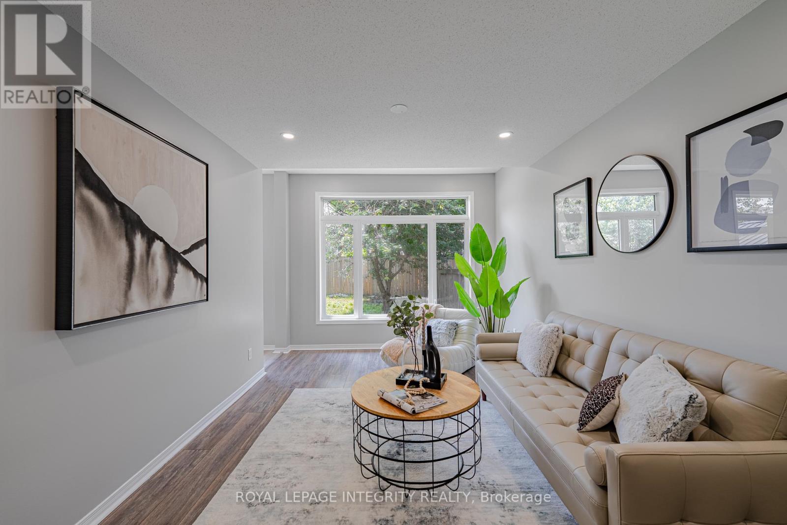 Photo 17 of 165 Kinross Private, Ottawa ON